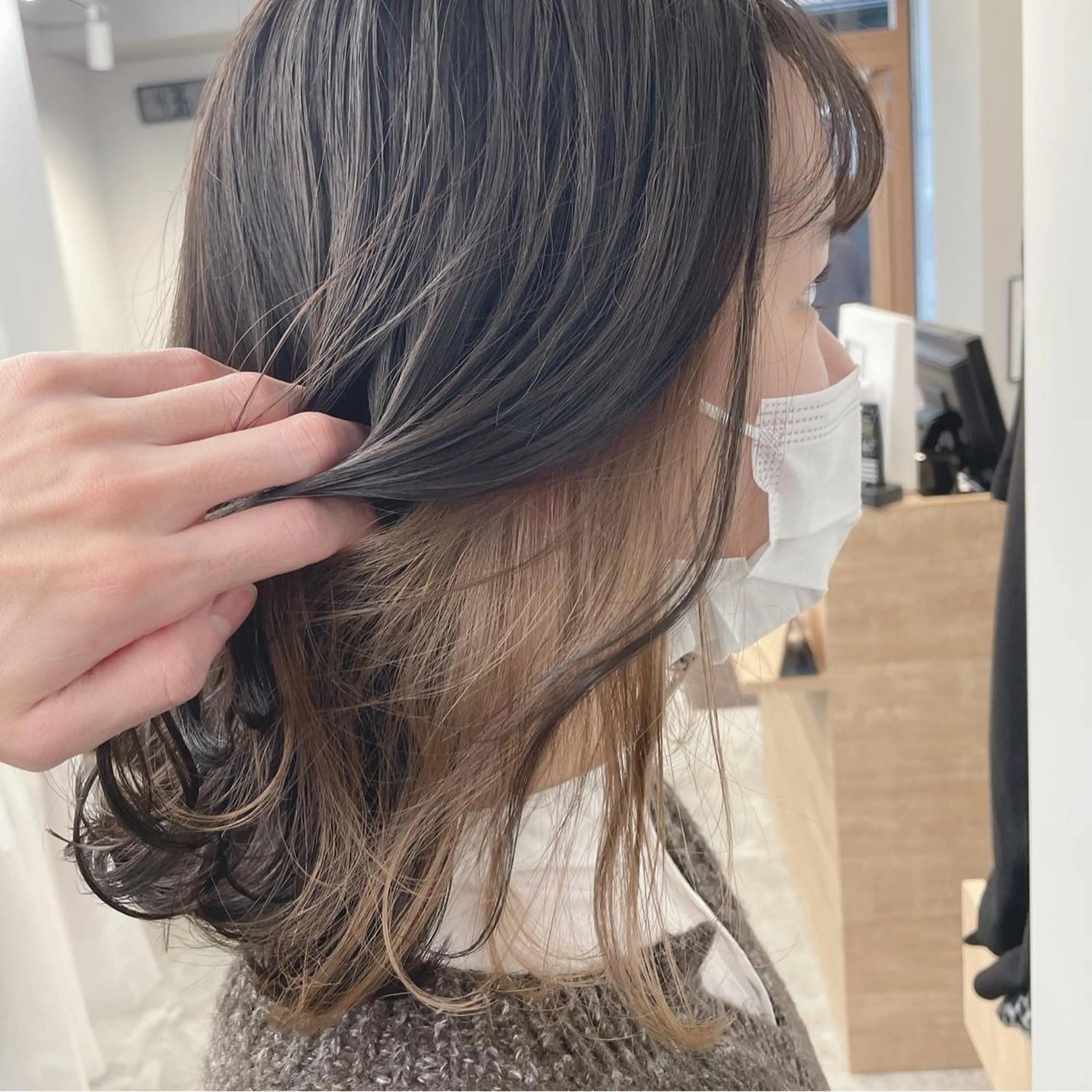 ミディアム SAEKI【ior 】北千住店ブリーチのヘアスタイル
