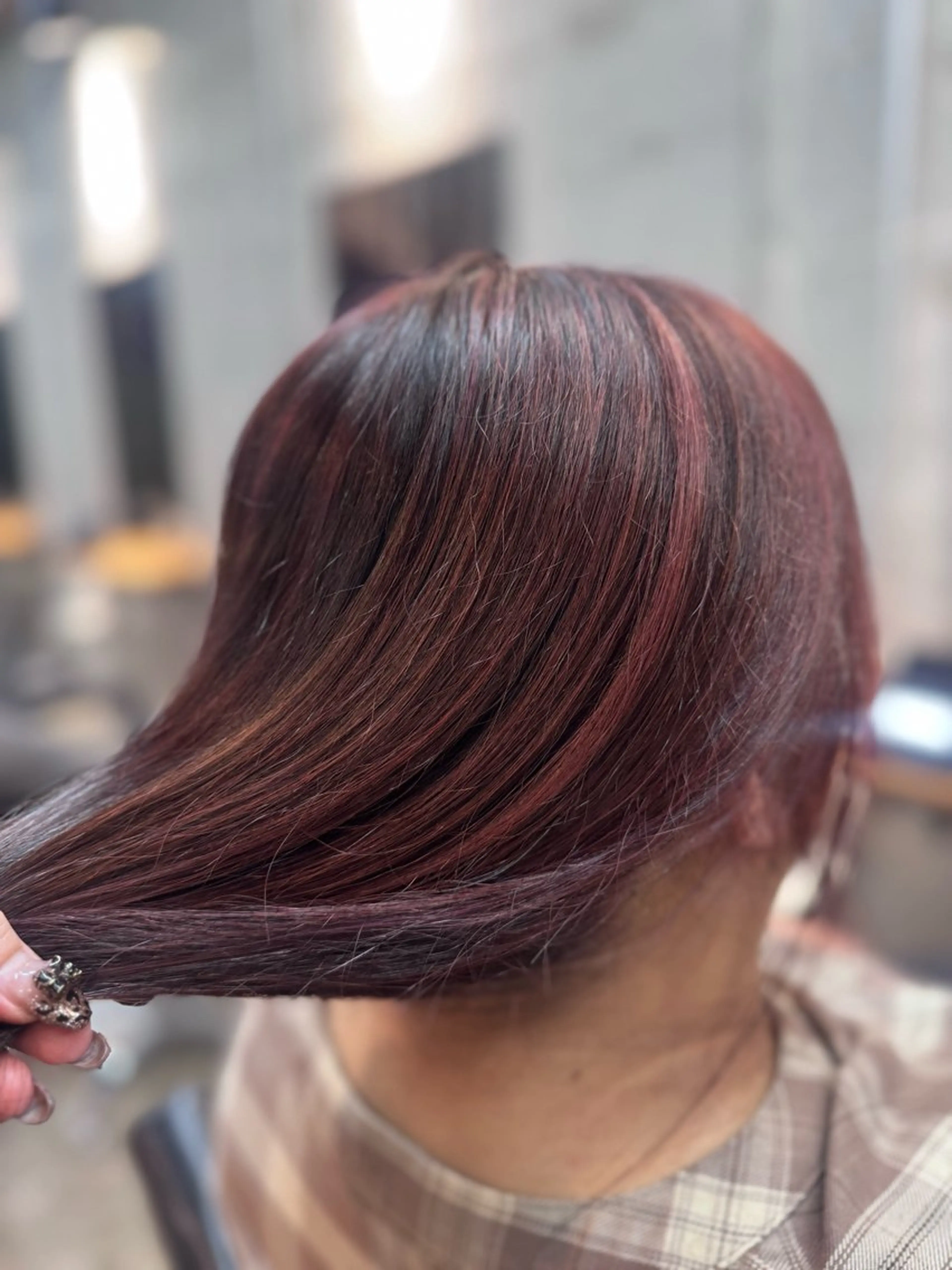 セミロング ハイライト ヘアカラー 穴原 優紀のヘアスタイル