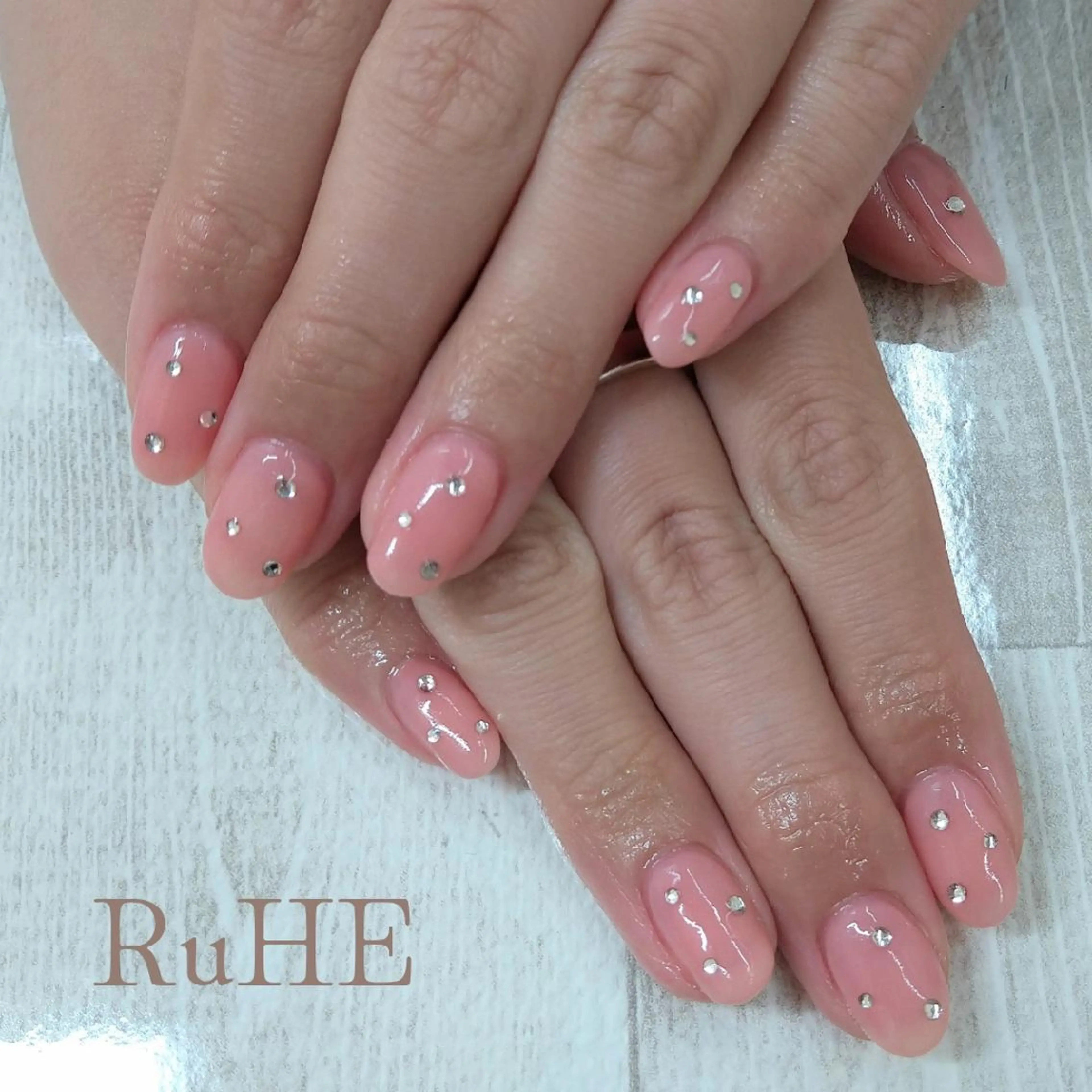 ネイル シンプルネイル RuHE （BB nail)のネイルデザイン