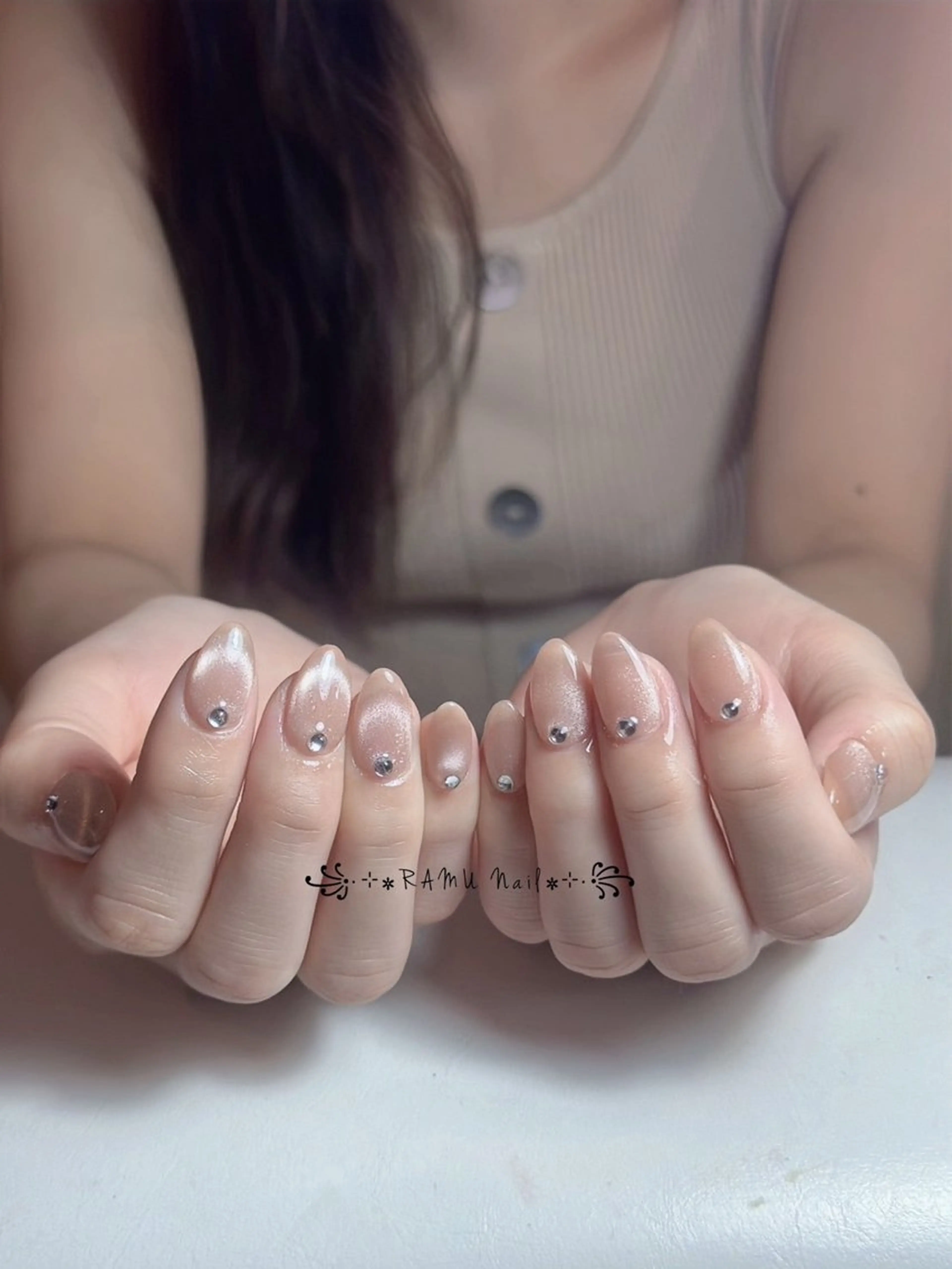 ネイル チークネイル フレンチネイル グラデーション キラキラネイル 韓国ネイル ハンドネイル RAMU_Nail 池袋店のネイルデザイン