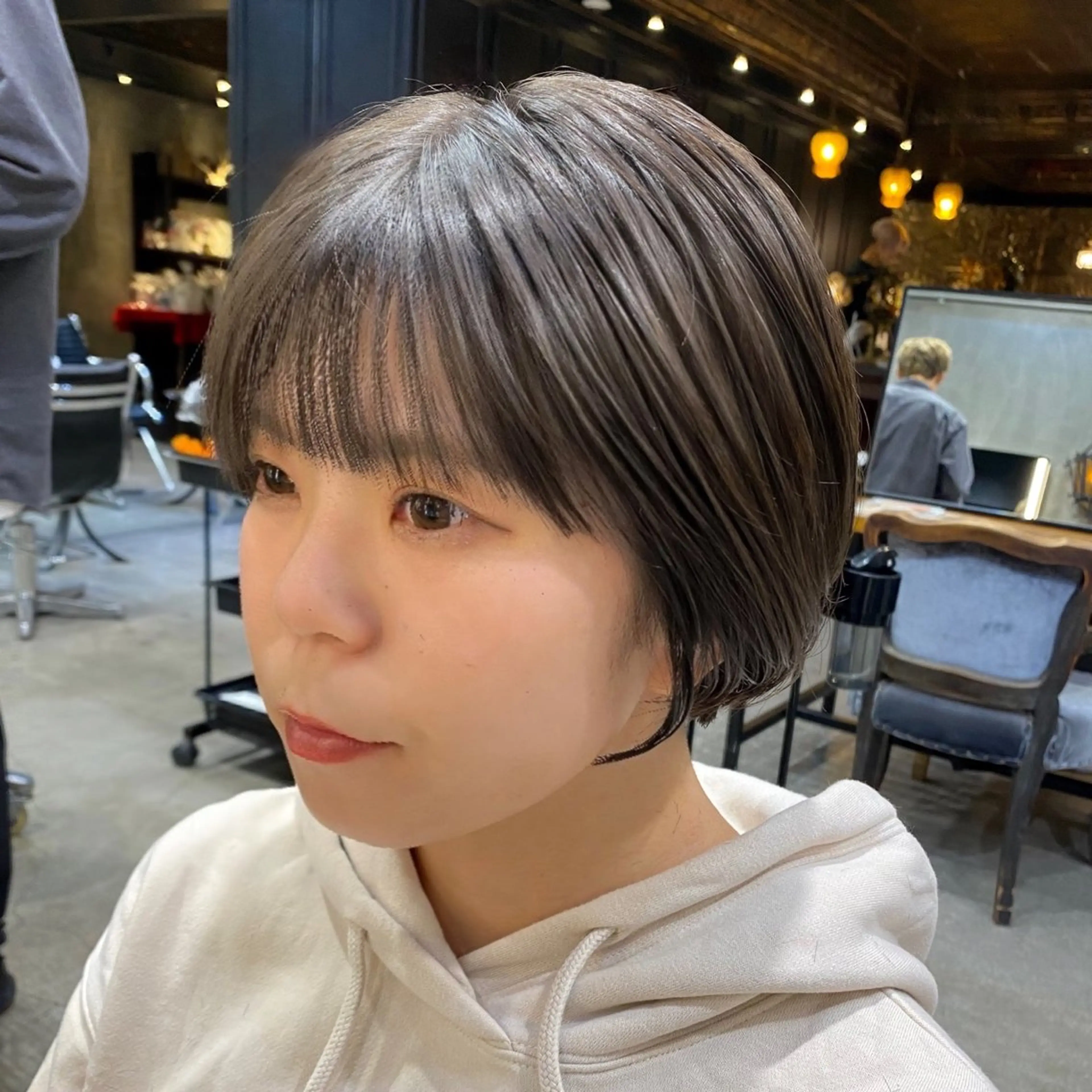 ショート カラー ショートボブ グレージュ ボブ ショートヘア ブリーチなしダブル カラー🧸🐺陽介のヘアスタイル