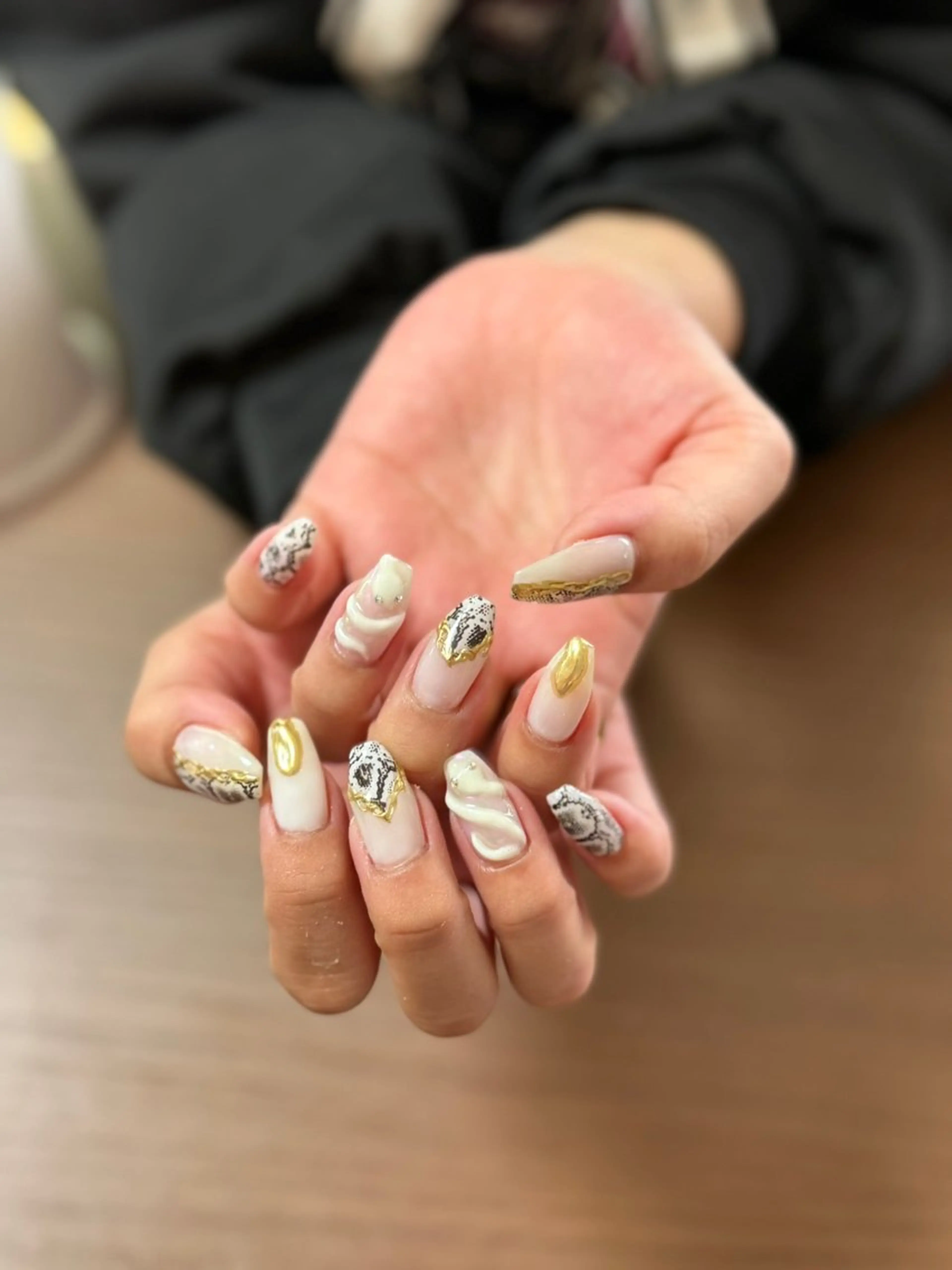ネイル ハンドネイル フットネイル Nail Land Pilinaのネイルデザイン