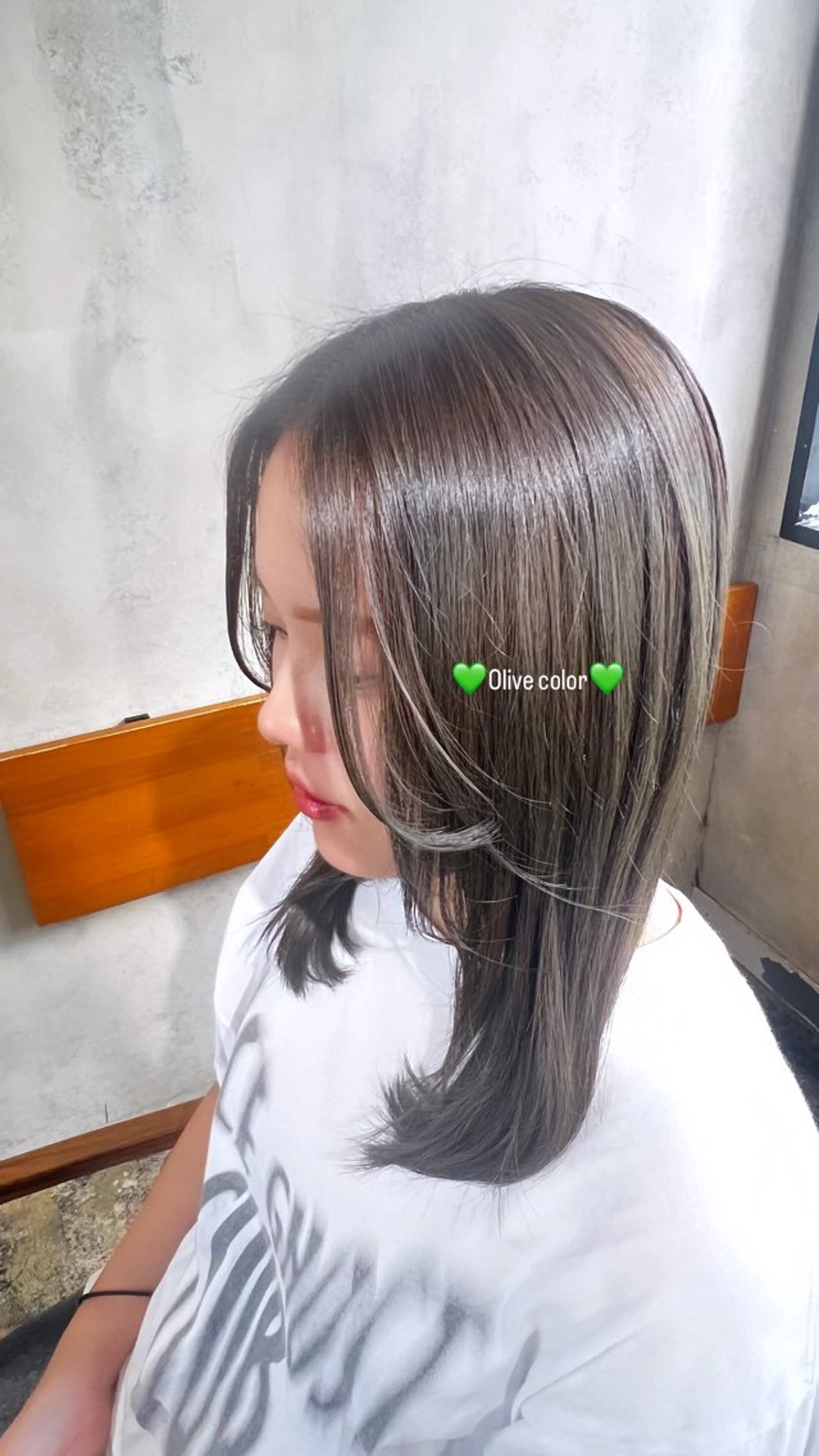 ロング カラー FOF所属・平島 朱莉のヘアスタイル