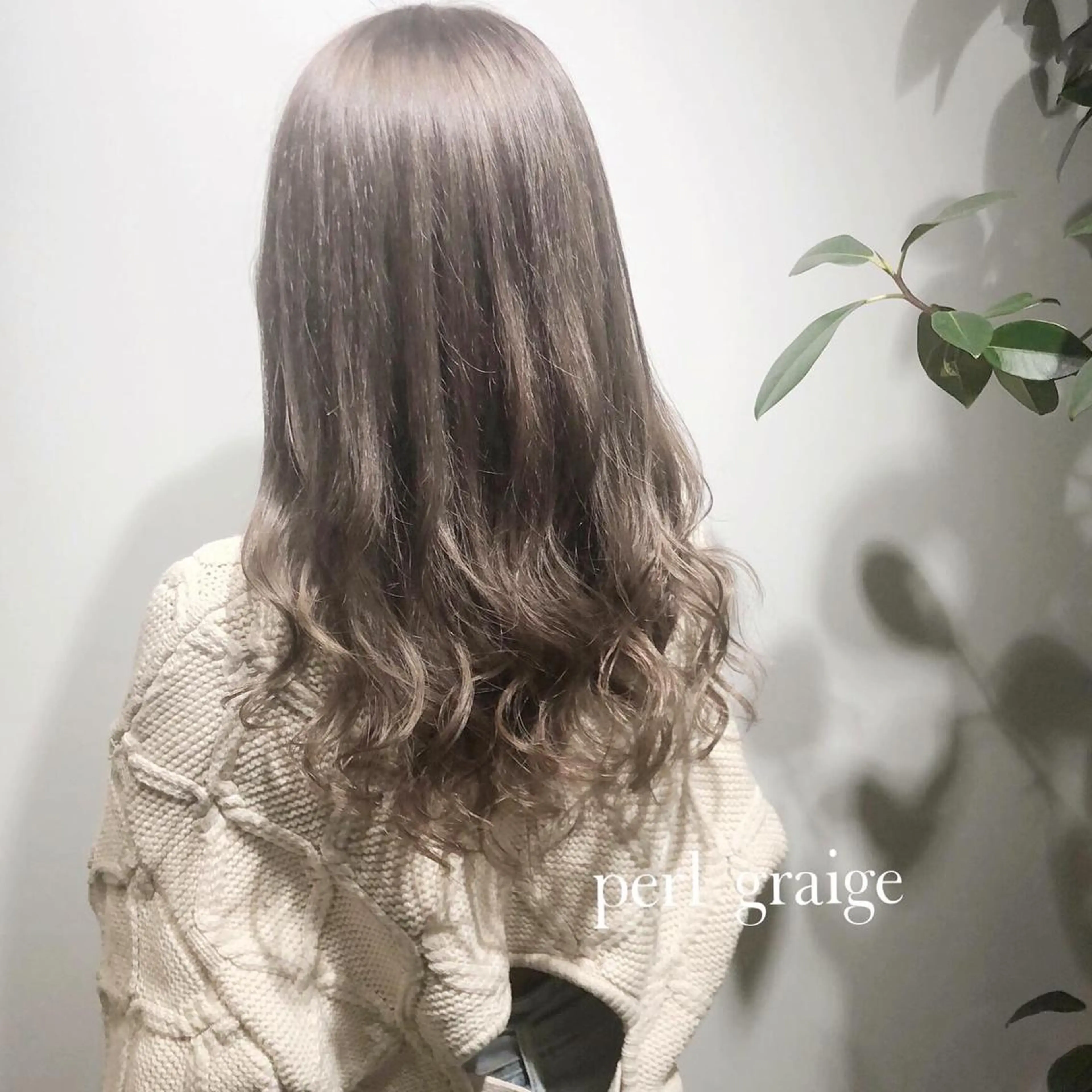 セミロング ヘアカラー 岸川 恭子のヘアスタイル