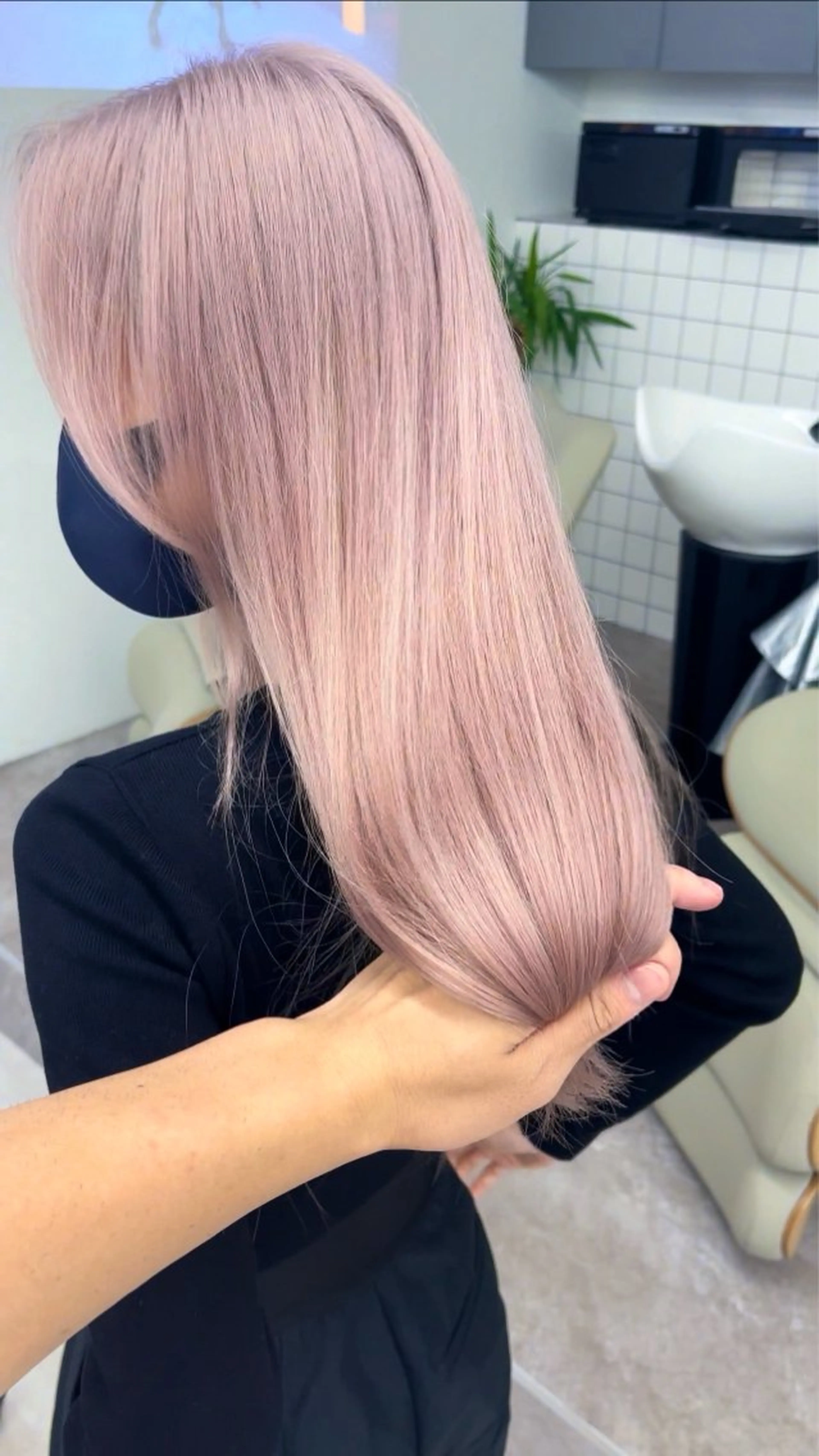 ロング カラー ヘアカラー トリートメント 高島大登/顔周り /ミルクティーのヘアスタイル