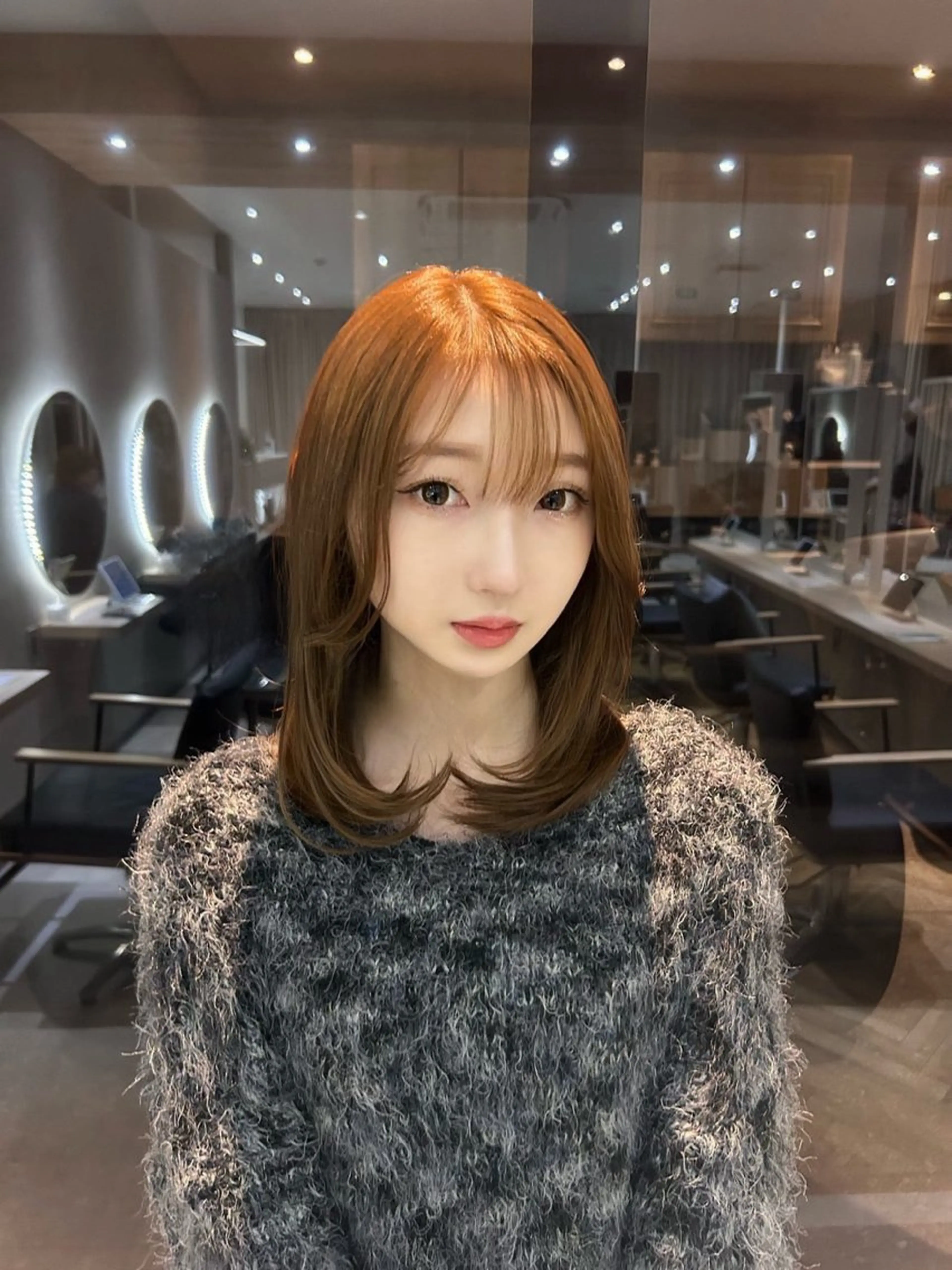 ミディアム ボブレイヤー ミディアムレイヤー アッシュ ボブ くびれヘア 韓国ハッシュカット✨ レイヤーカット🍒のヘアスタイル