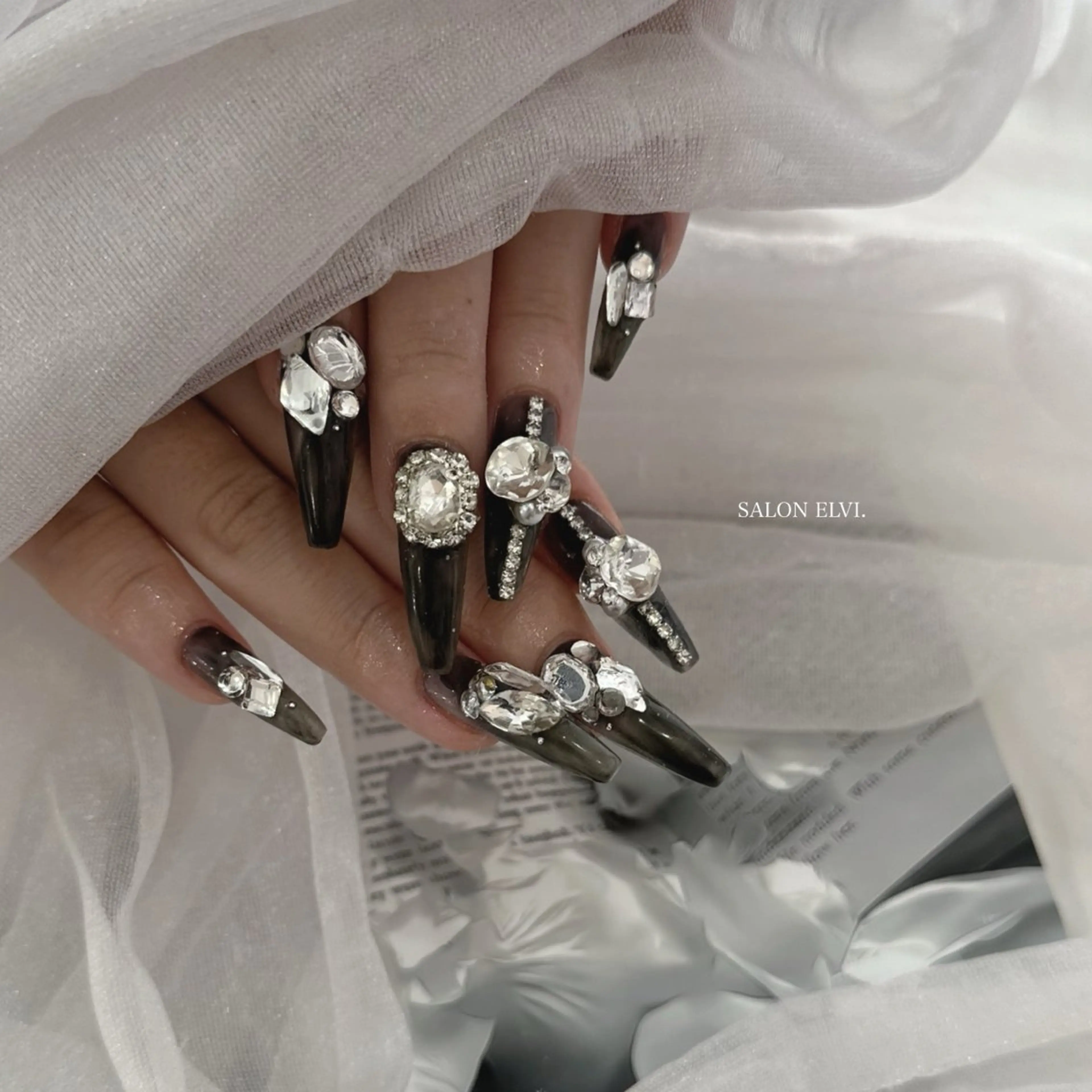 ネイル SALON ELVI.所属・SALON ELVI.のネイルデザイン