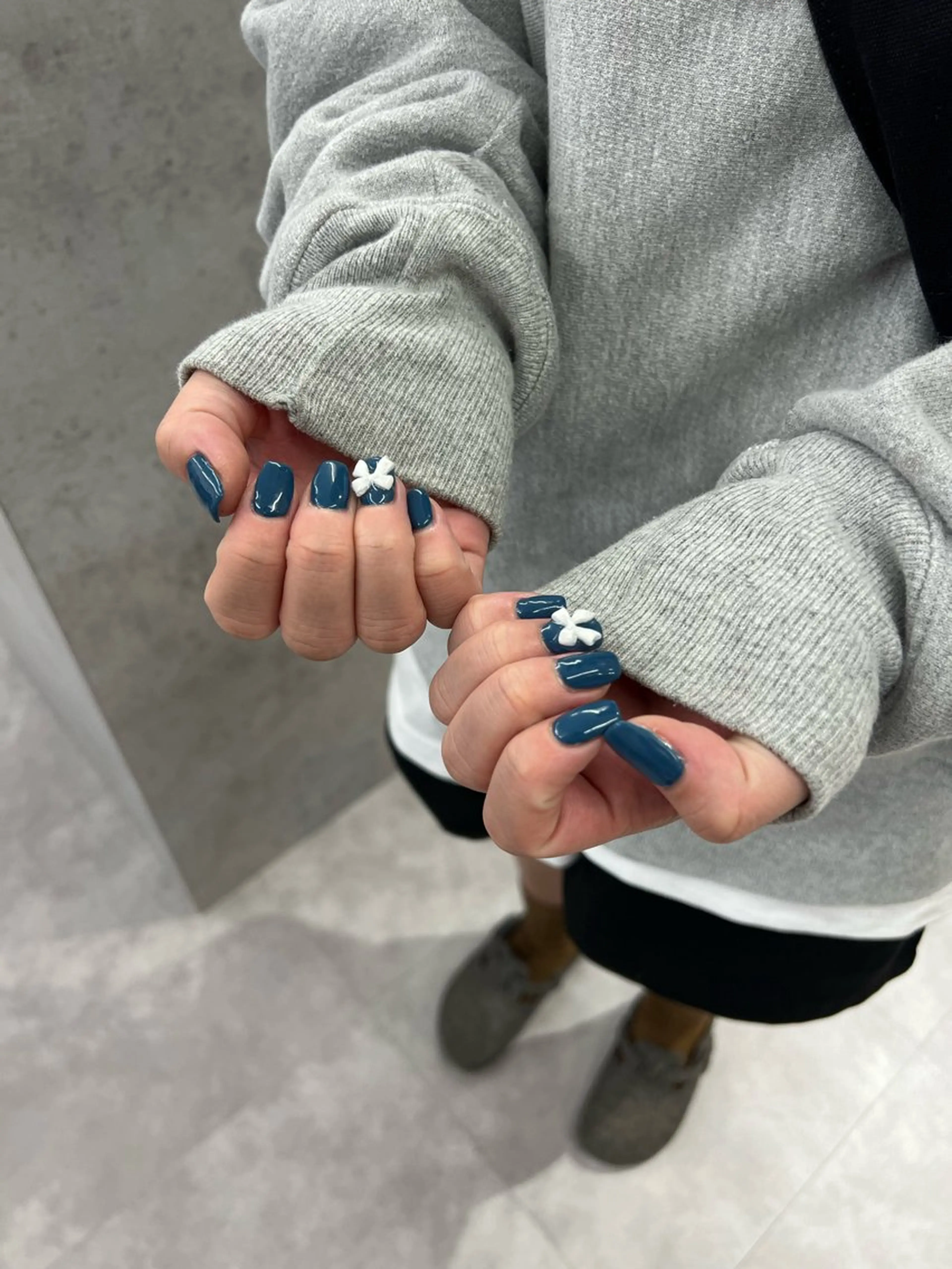 ネイル ブルー リボン ホワイト Bana_ Nailのネイルデザイン