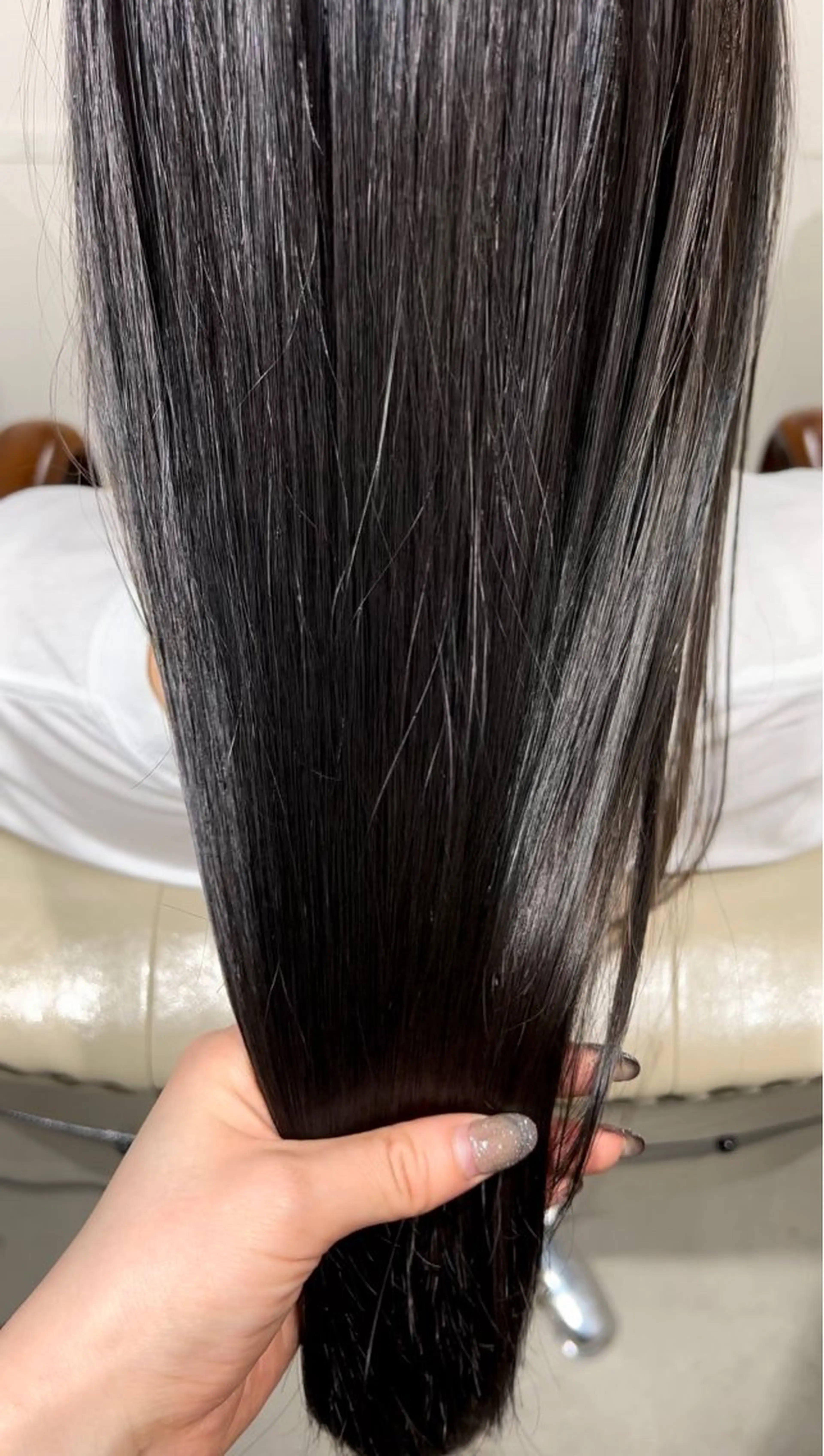 ロング アッシュ 瀬川 夏緒のヘアスタイル