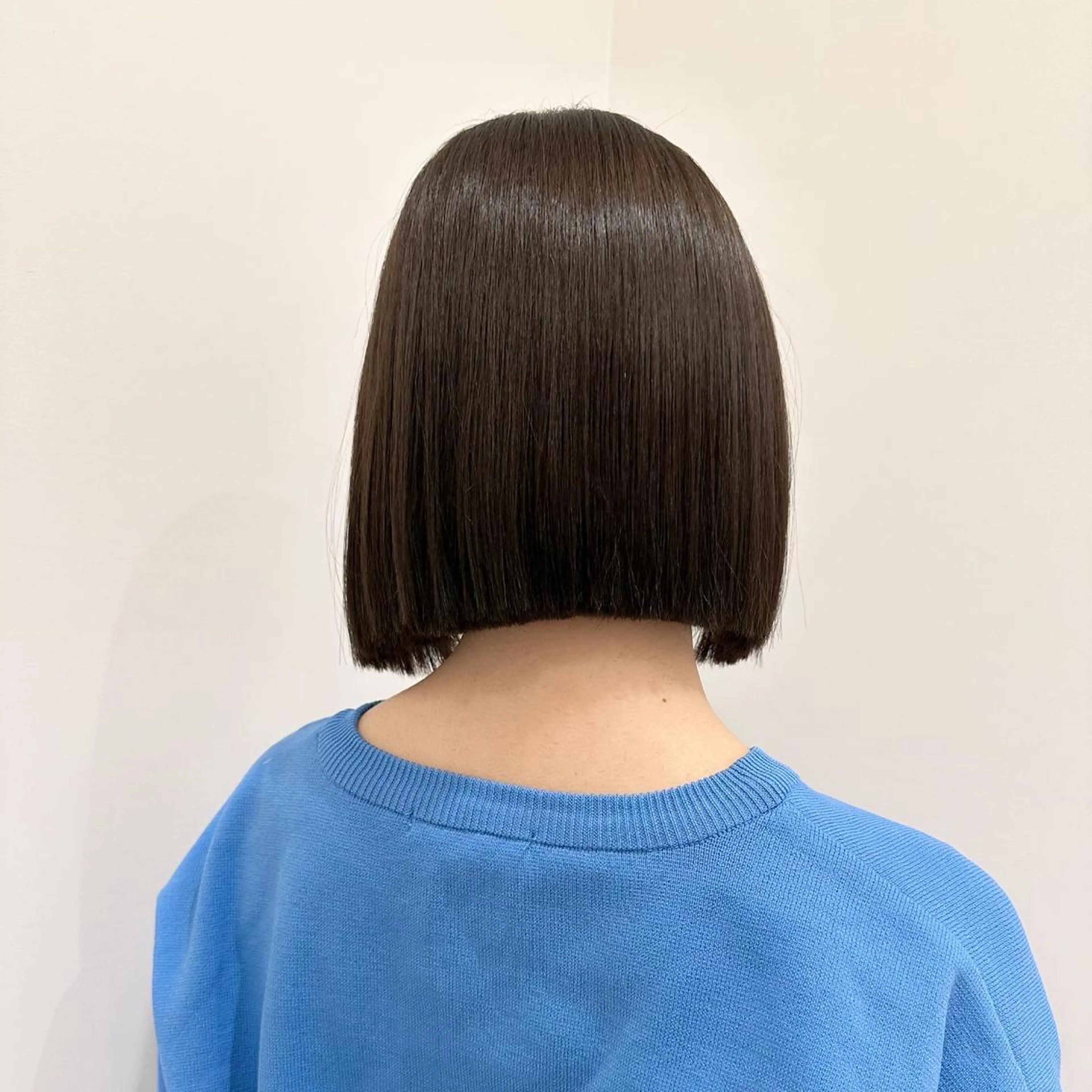 ショート カラー ヘアアレンジ キッズ 切りっぱなしボブ ショートボブ グレージュ ボブ 顔周りカット カット 🌿ブリーチ/髪質 改善/🌿‬JINのヘアスタイル