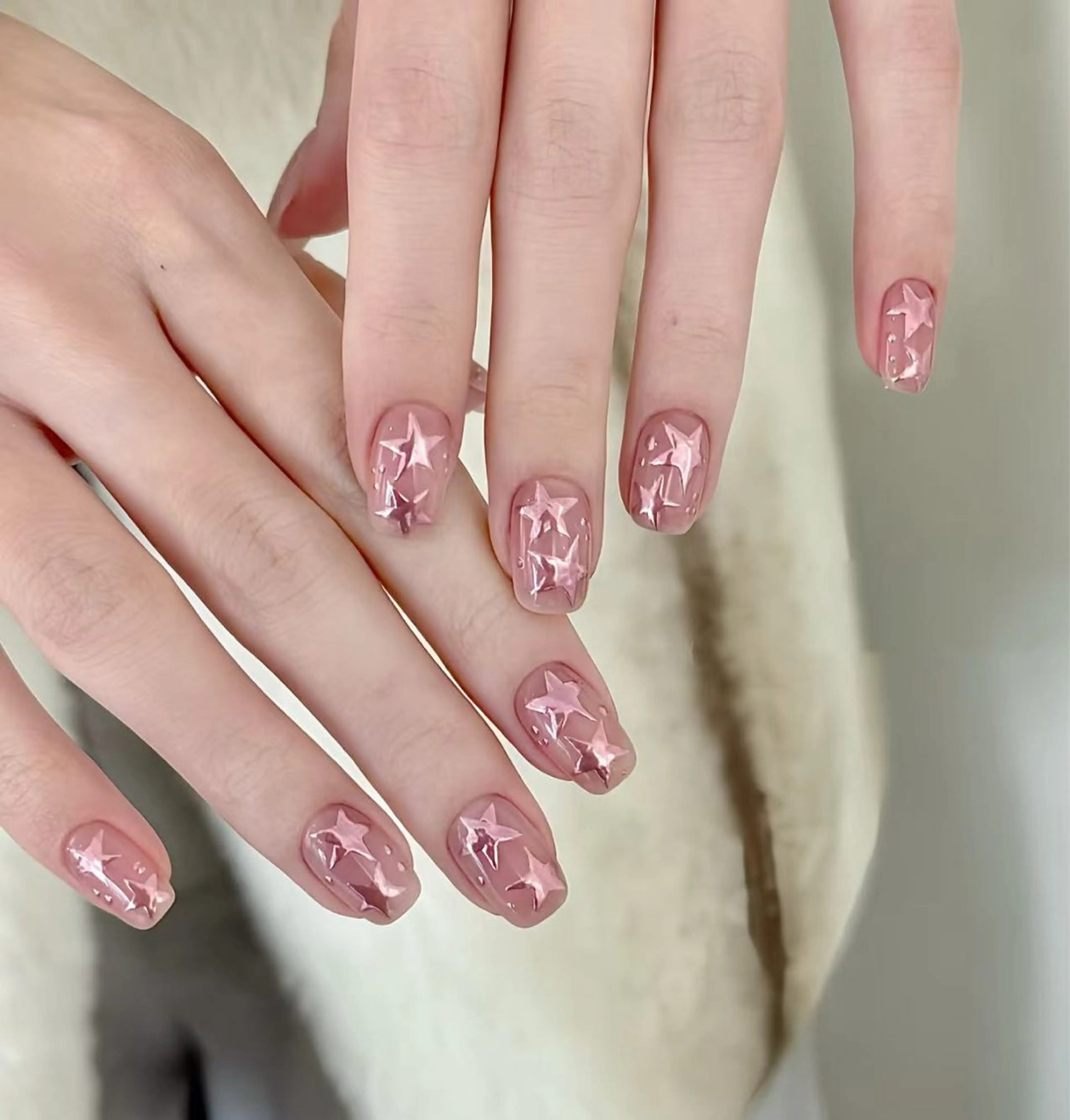 ネイル オーロラネイル チークネイル フレンチネイル ガラスフレンチ グラデーション ハンドネイル 🎀 あやのネイルデザイン