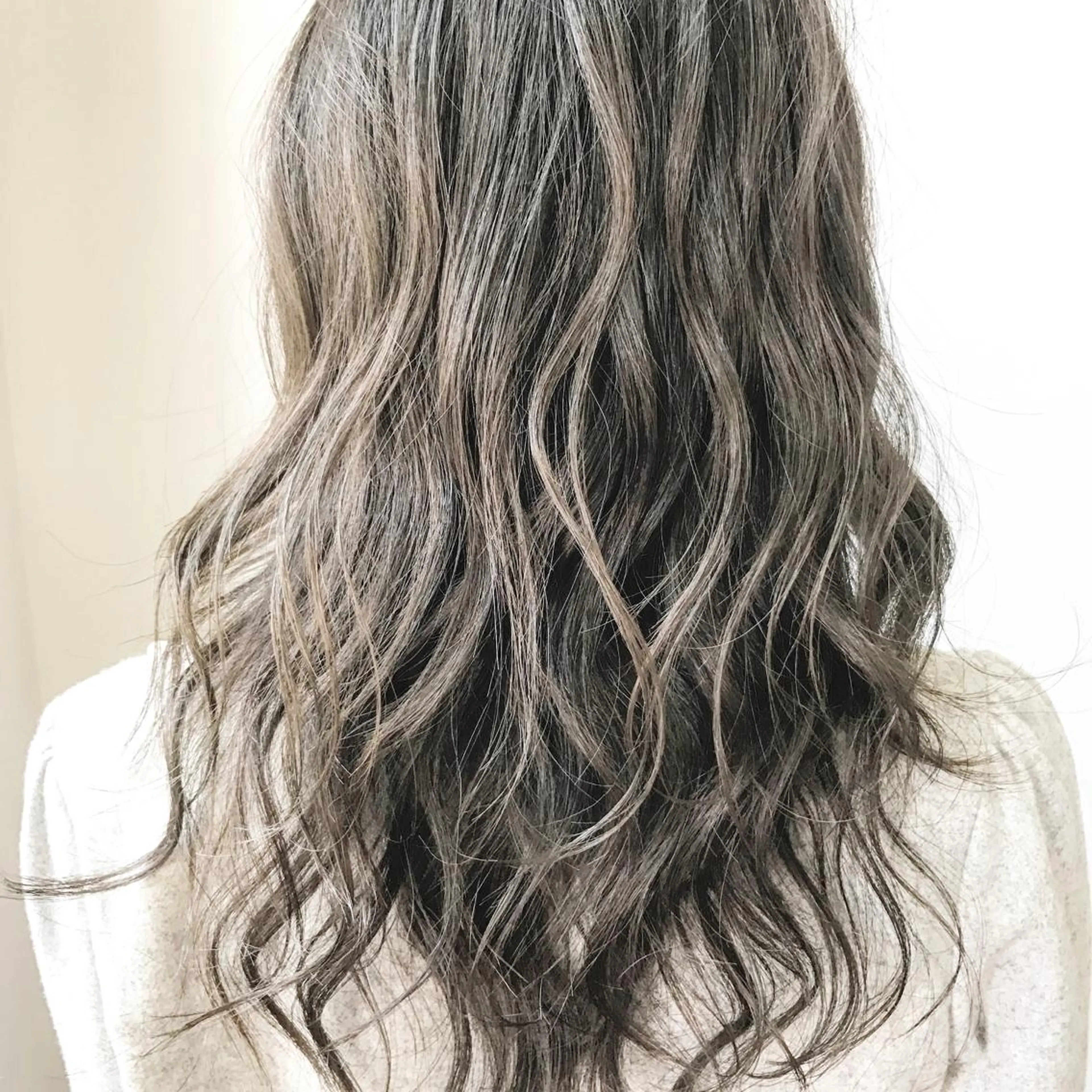ショート ミディアム セミロング ロング カラー パーマ ヘアアレンジ ハイライトカラー ハイライト カット ヘアカラー パーマ トリートメント Lien🌿Top Stylist沖田のヘアスタイル