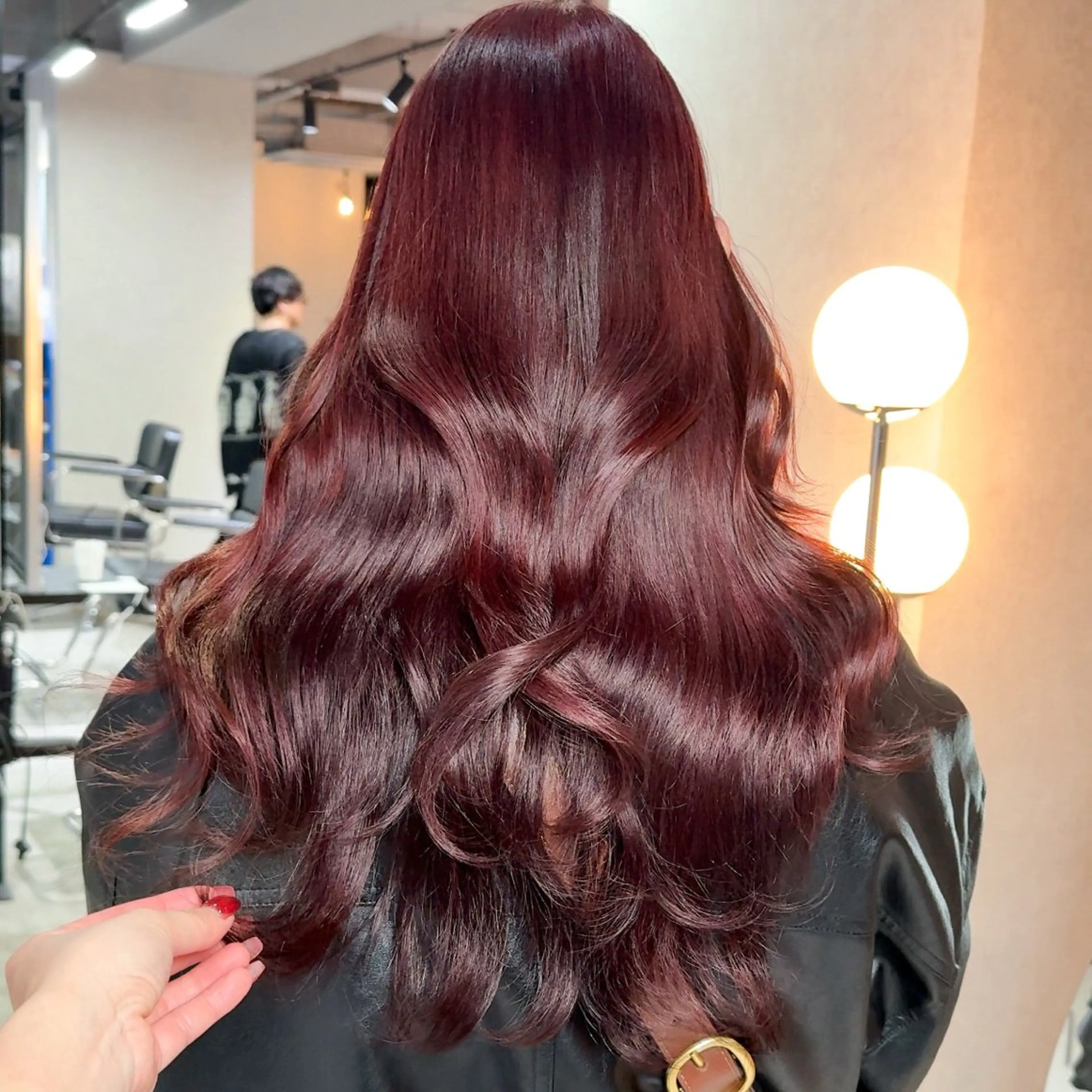 ロング カラー レッドカラー 髪質改善 カット ヘアカラー レイヤー/暖色/ ミルクティー/マリアのヘアスタイル
