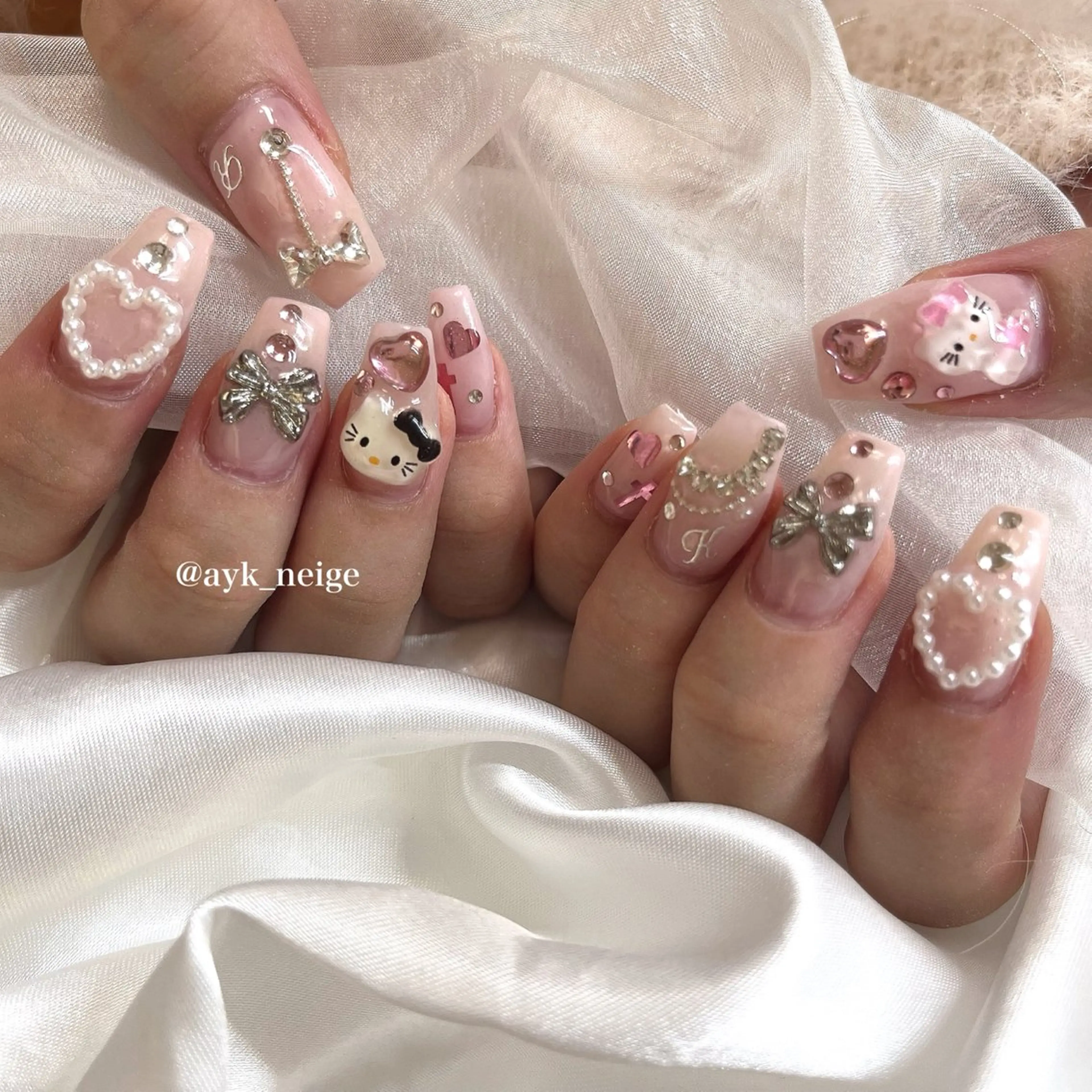 ネイル フットネイル フレンチネイル キラキラネイル 韓国ネイル マグネットネイル n'eige nail所属・大谷 綾香のネイルデザイン