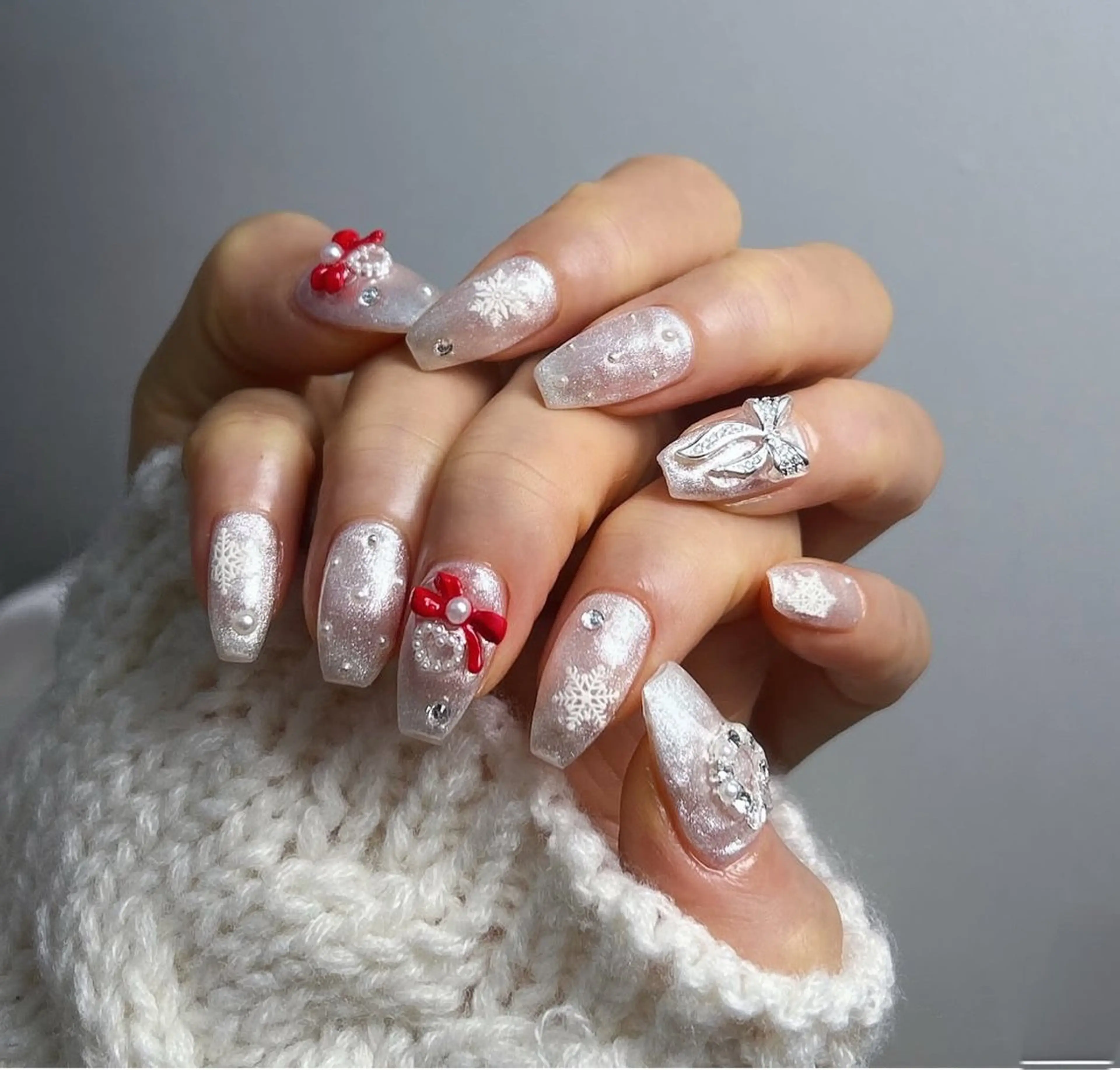 ネイル アニマル柄 オーロラネイル チークネイル フラッシュネイル ジェルネイル ハンドネイル Lyna 池袋のネイルデザイン