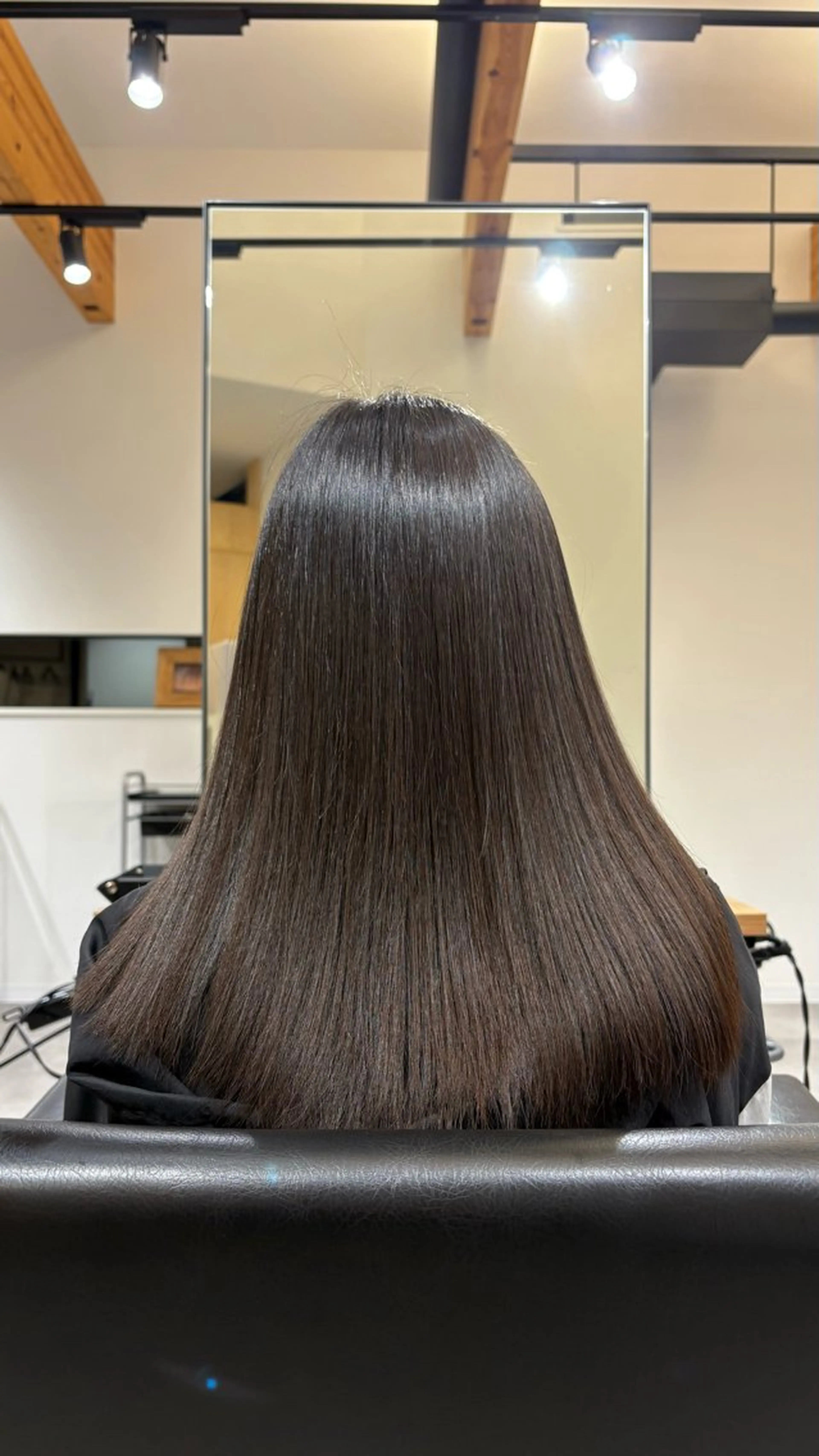 セミロング カラー ヘアカラー 滑川 吏音のヘアスタイル