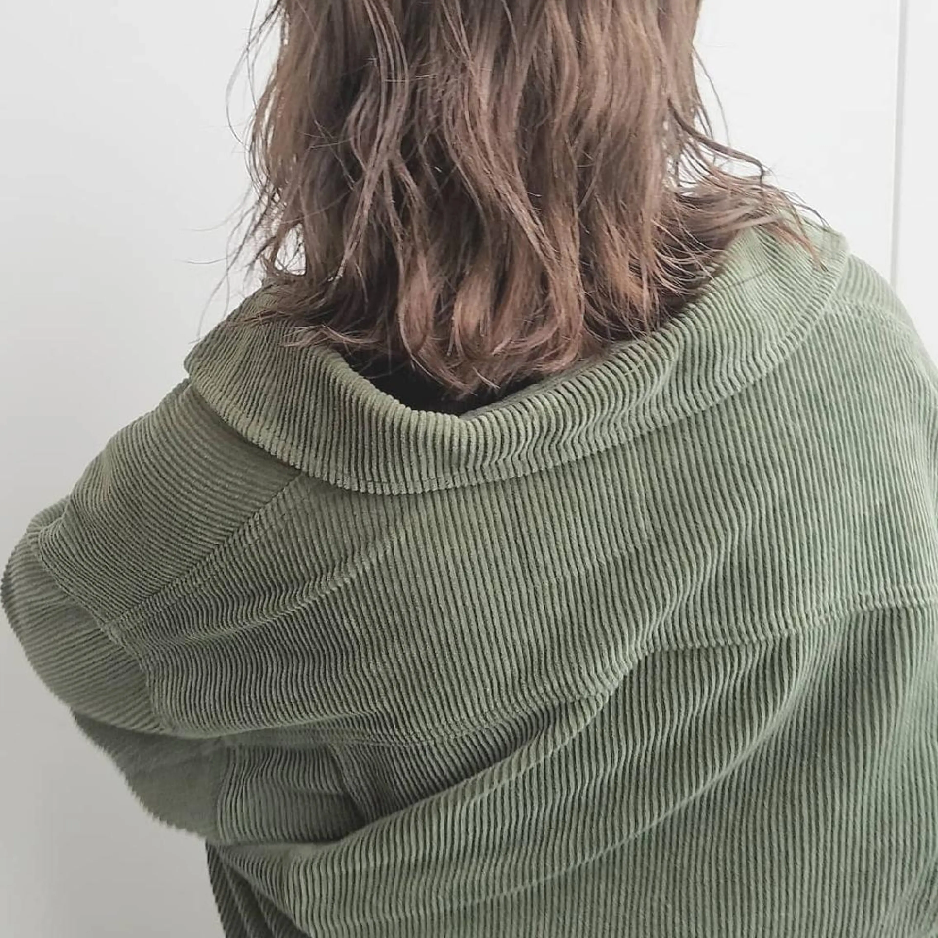 ミディアム カラー iplus✴ まつげ、眉毛、耳つぼのマツエク・マツパデザイン