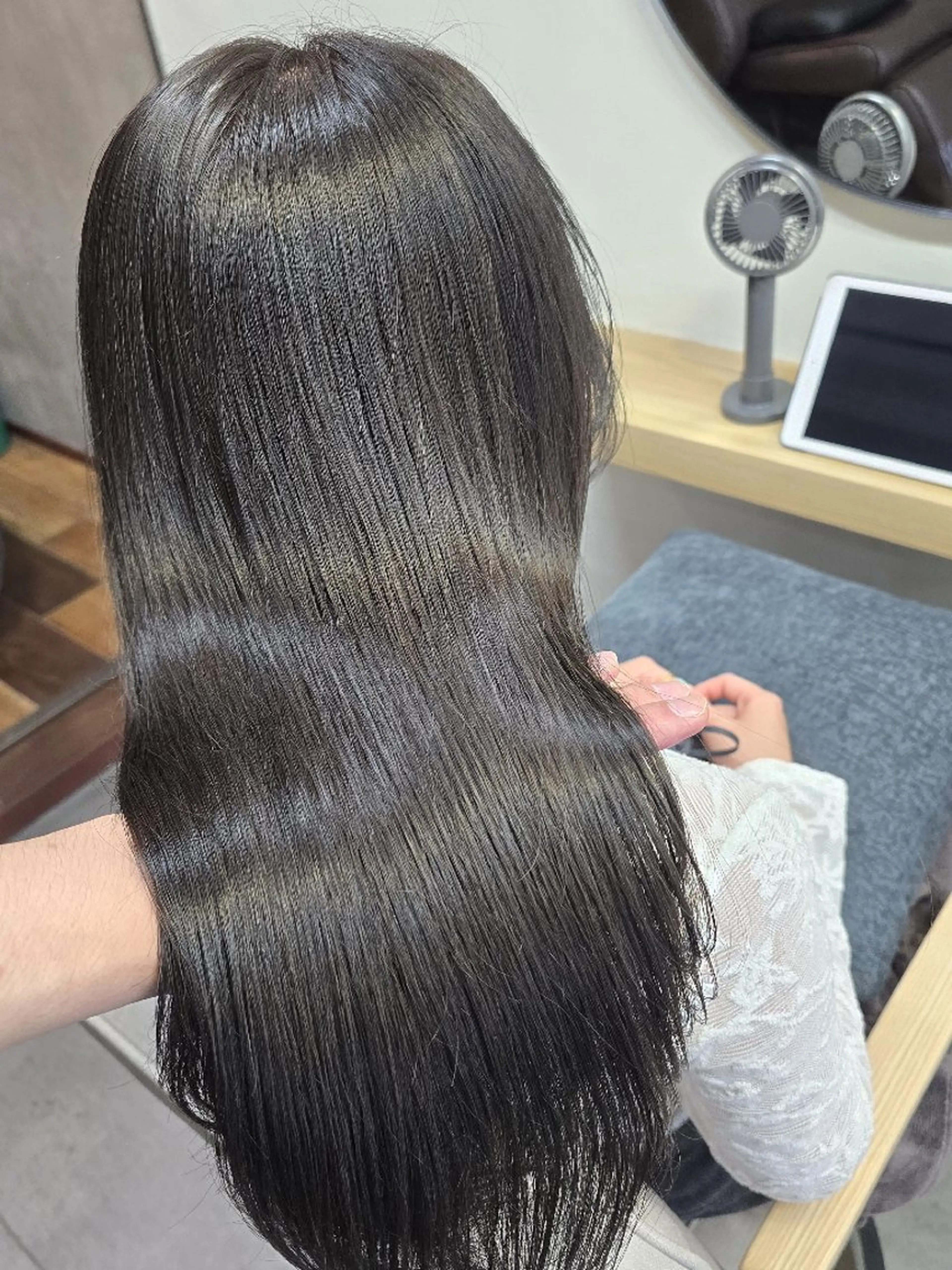 ロング カラー ブリーチ 透明感カラー ダブルカラー グレージュ ブリーチなしカラー カット ヘアカラー トリートメント 渡辺祐輔 透明感🫧艶カラー✨のヘアスタイル