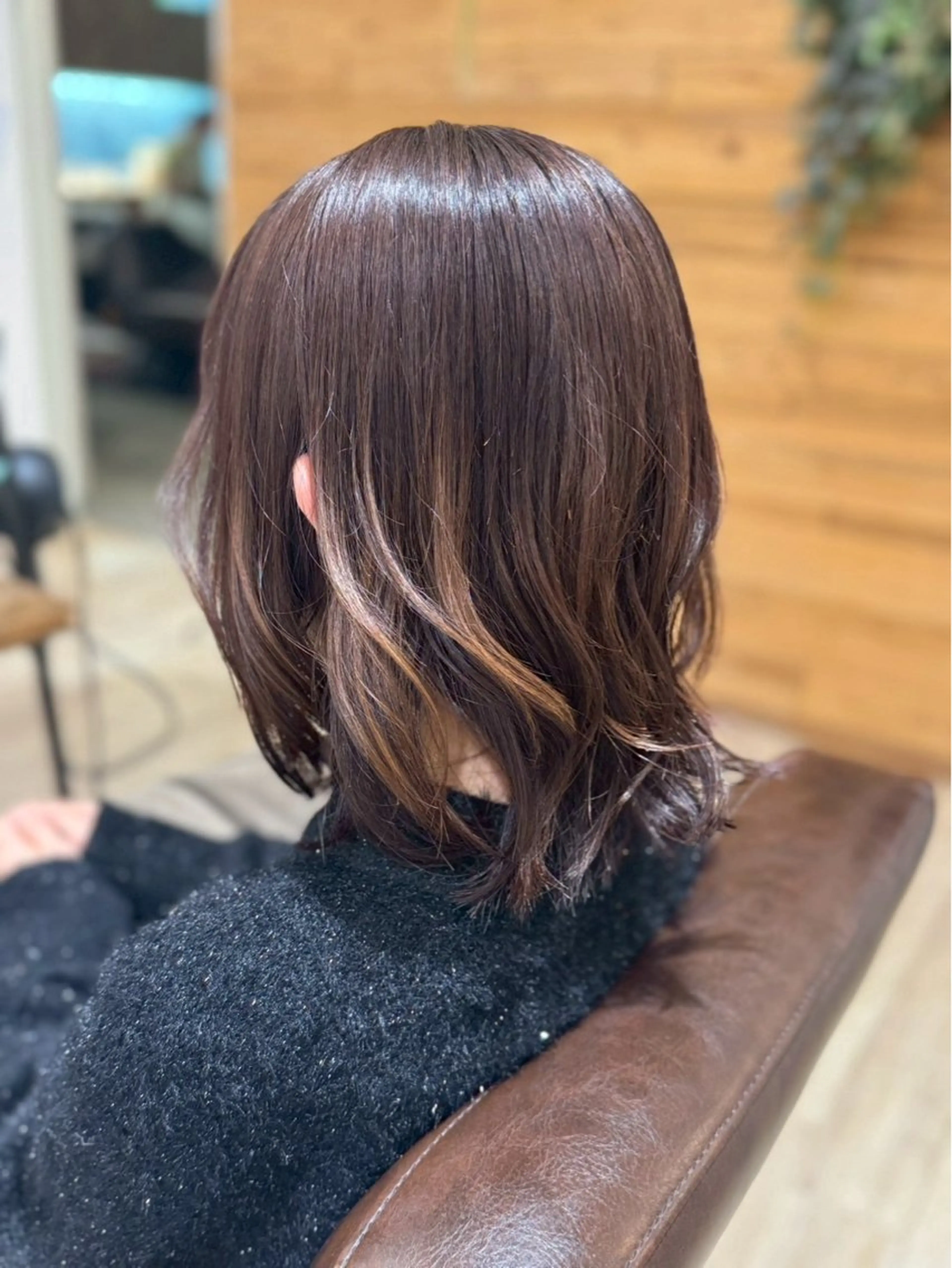 ミディアム ヘアカラー トリートメント 三輪 あおいのヘアスタイル