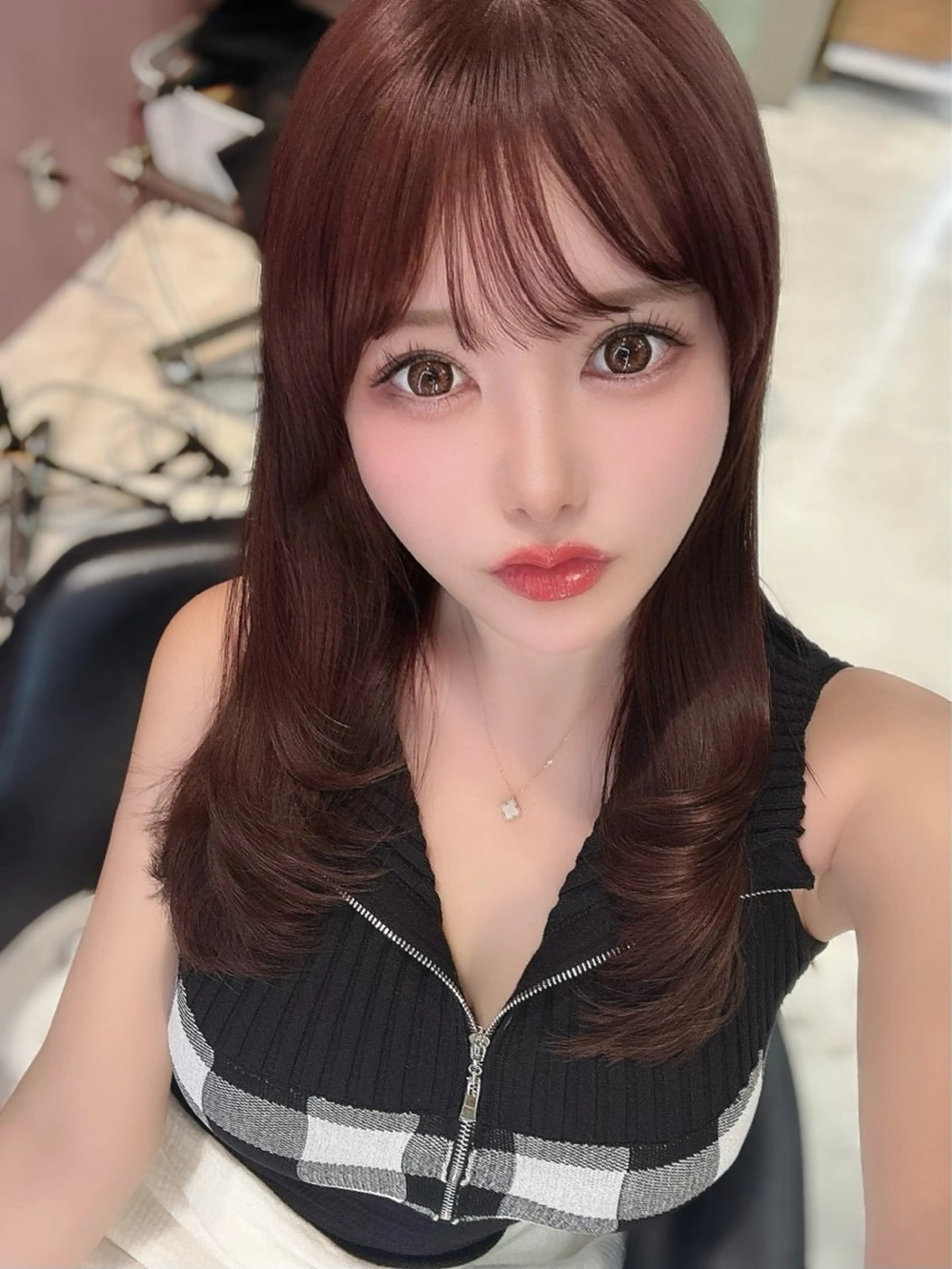 【平日限定】顔まわり小顔カット＋透明感カラー＋クイックトリートメント✨の写真