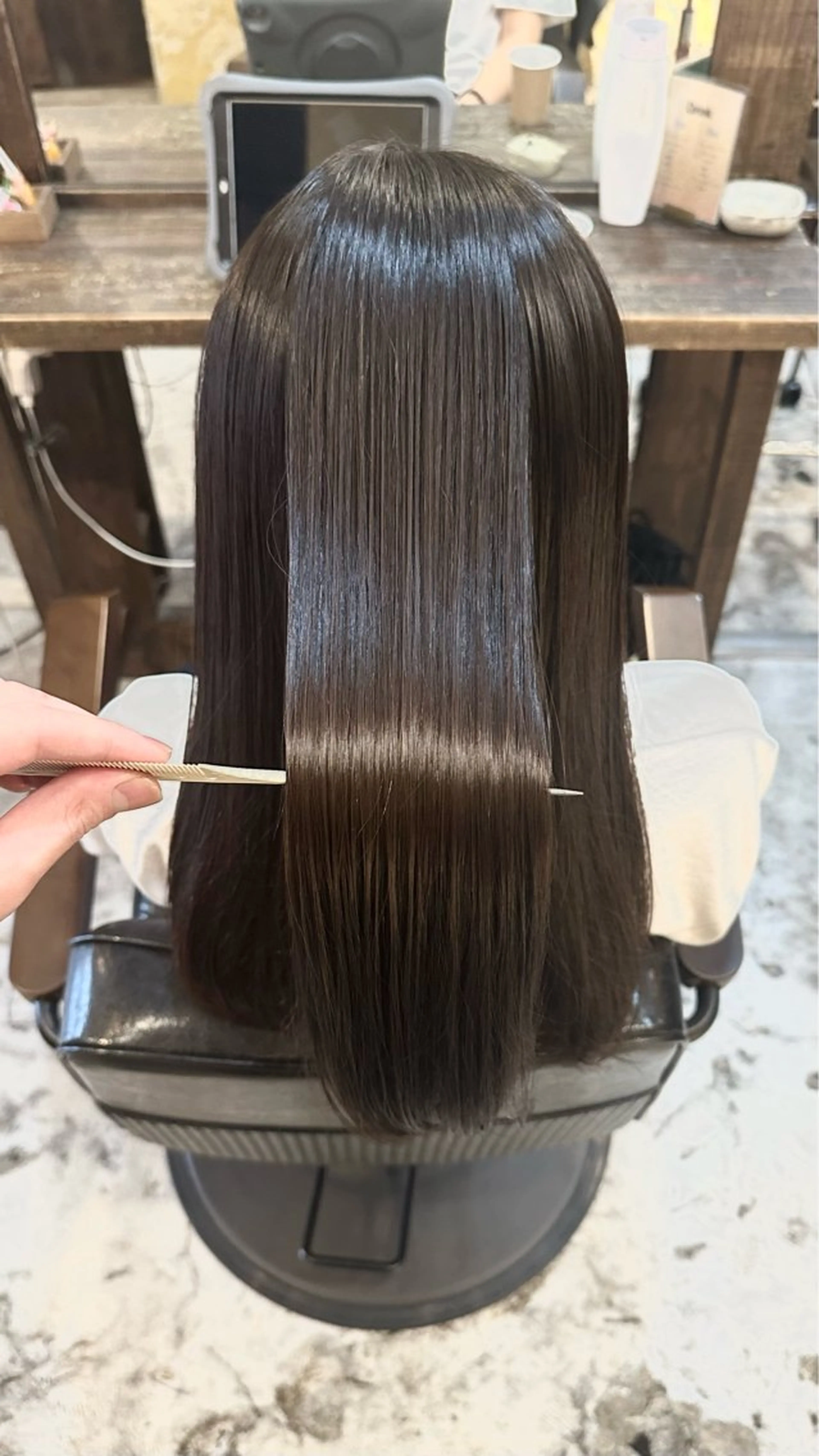 ロング 髪質改善 トリートメント 酸熱トリートメント カット 縮毛矯正 トリートメント 髪質改善/縮毛矯正/ レイヤー/内山翔太のヘアスタイル