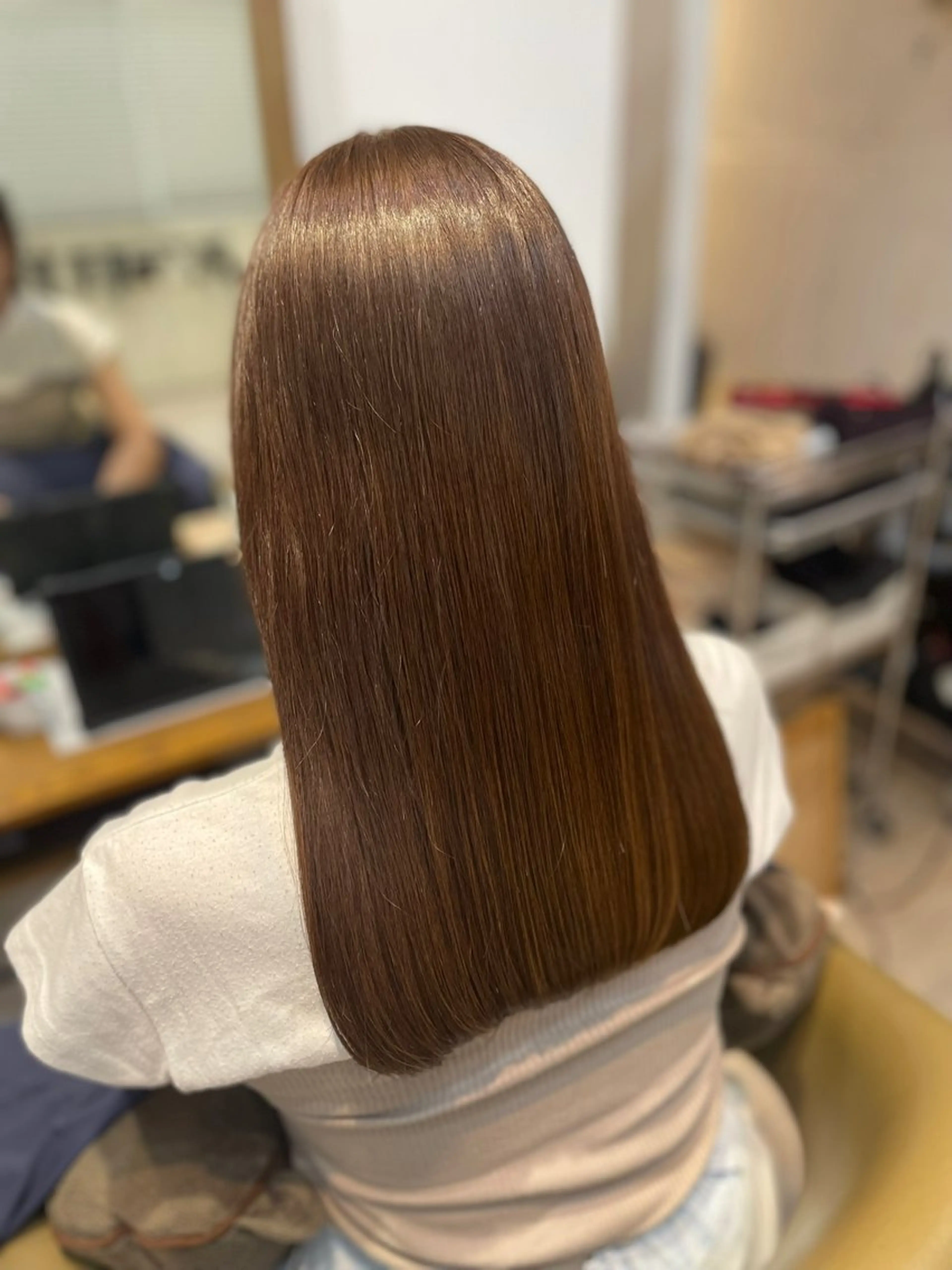 セミロング 縮毛矯正 茅野 あゆ美のヘアスタイル