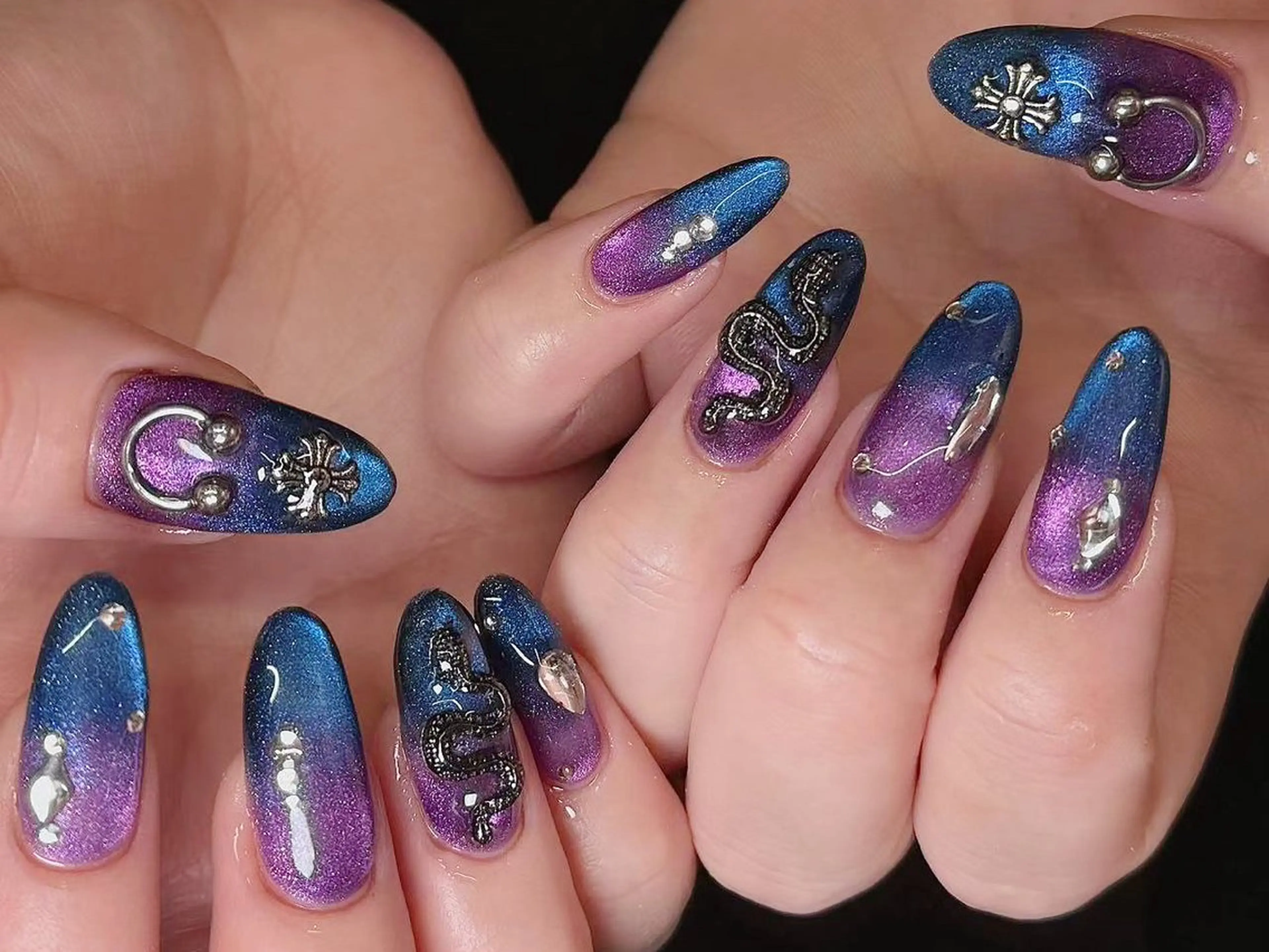 ネイル グラデーション マグネットネイル ハンドネイル ハンドケア darkhoney 池袋💅のネイルデザイン