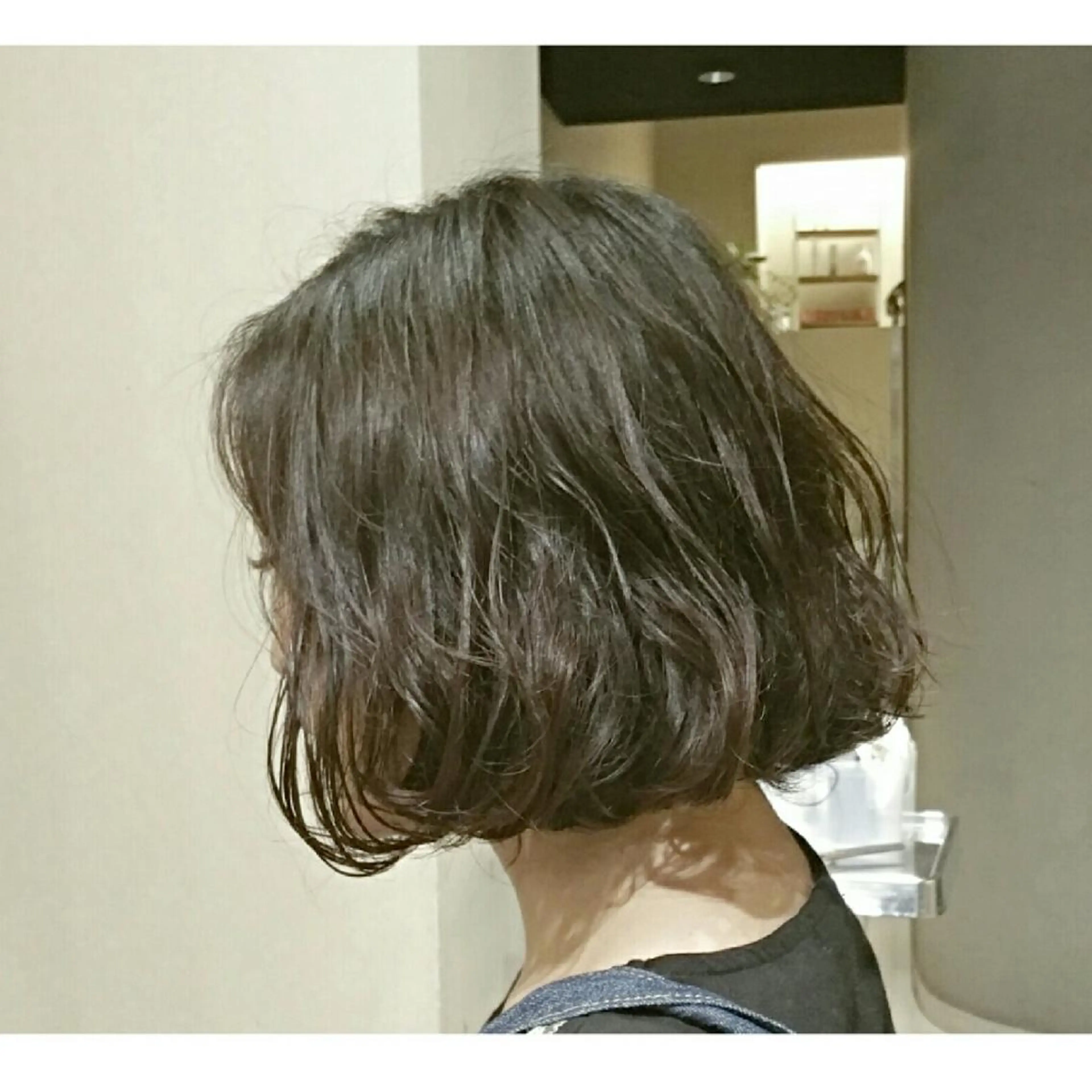 ショート カラー パーマ ボブ カット パーマ トリートメント ショートヘア💫 ハイトーン西田拓馬のヘアスタイル