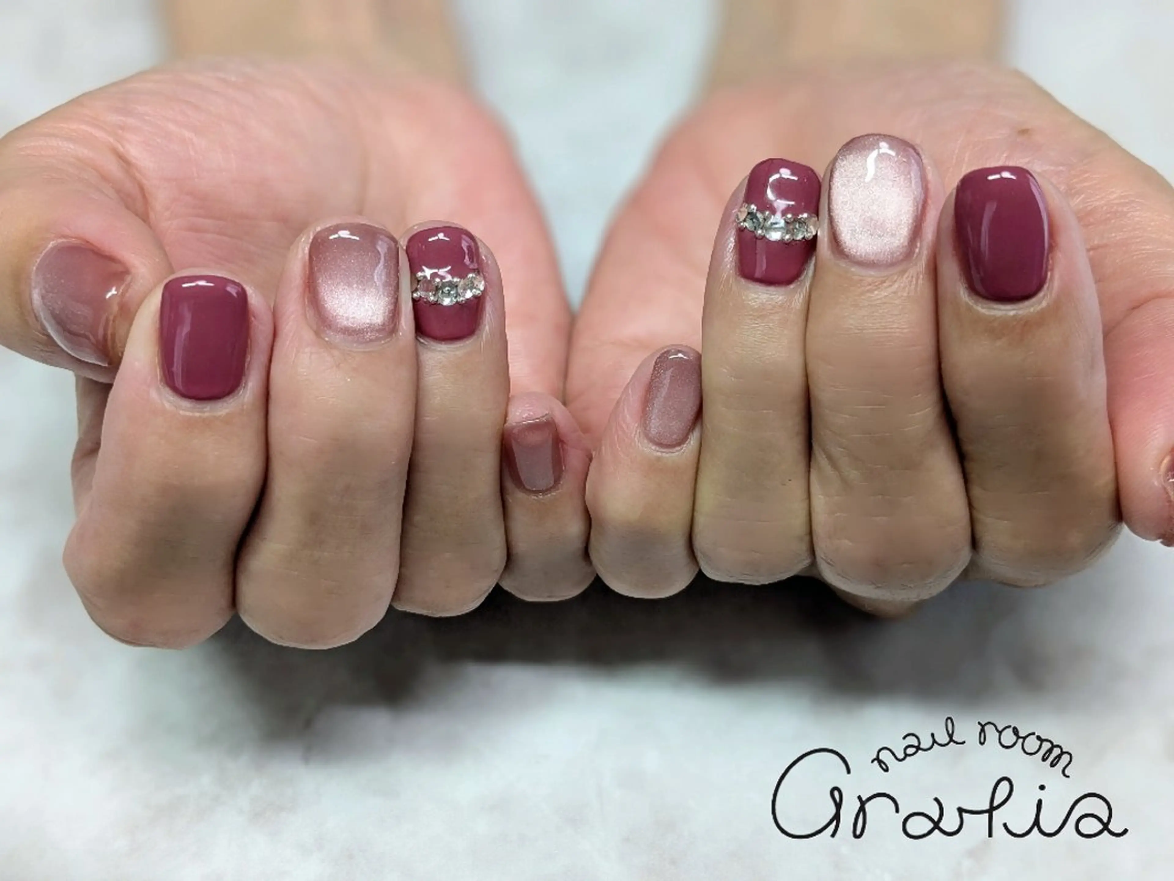 ネイル マグネットネイル ワンカラーネイル ストーンネイル nail room gratia所属・gratia 中村のネイルデザイン