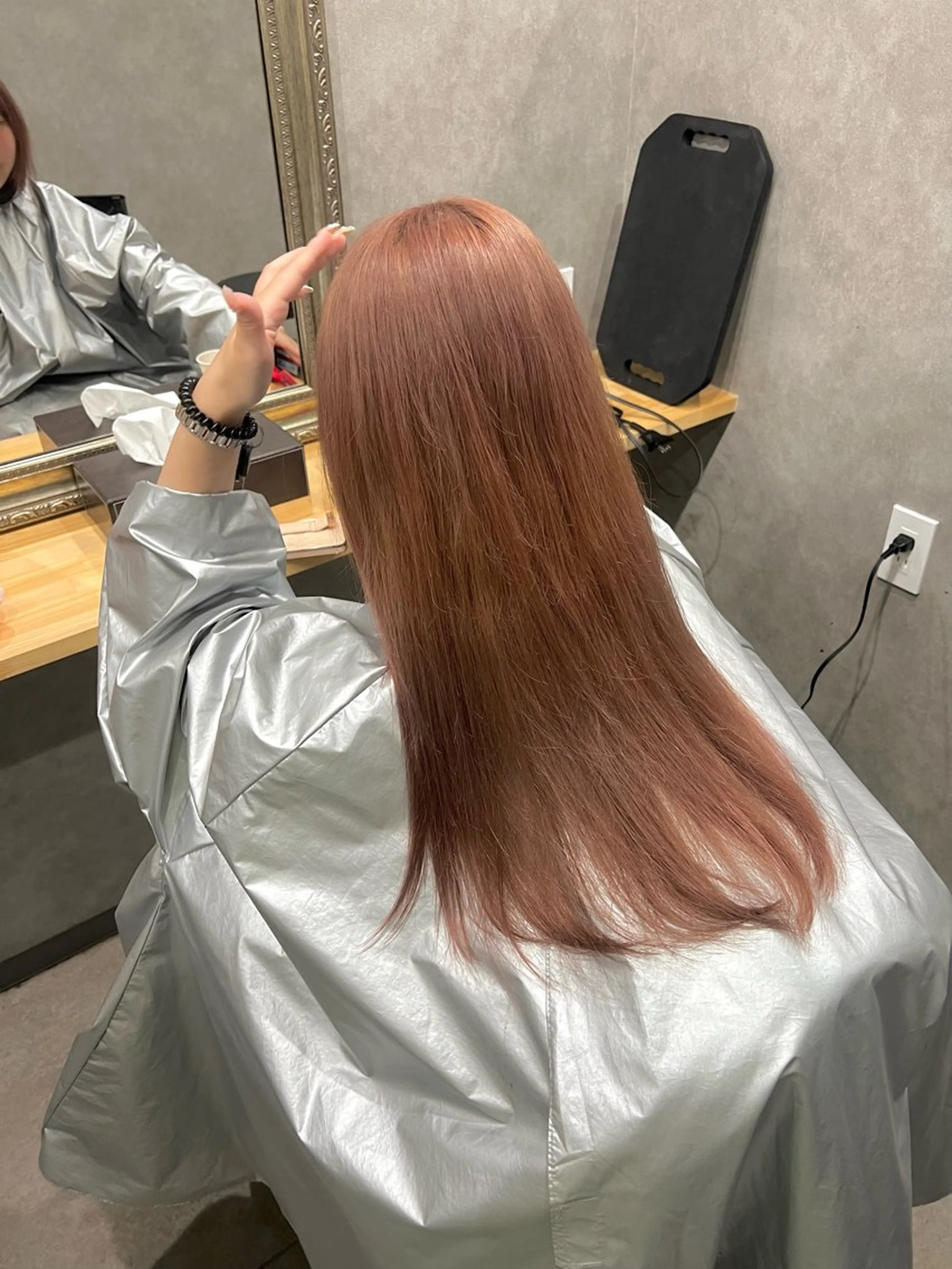 ロング カラー ベージュカラー ブリーチ ピンクカラー ピンクベージュ ヘアカラー トリートメント 🎀🕊RION 🩰のヘアスタイル