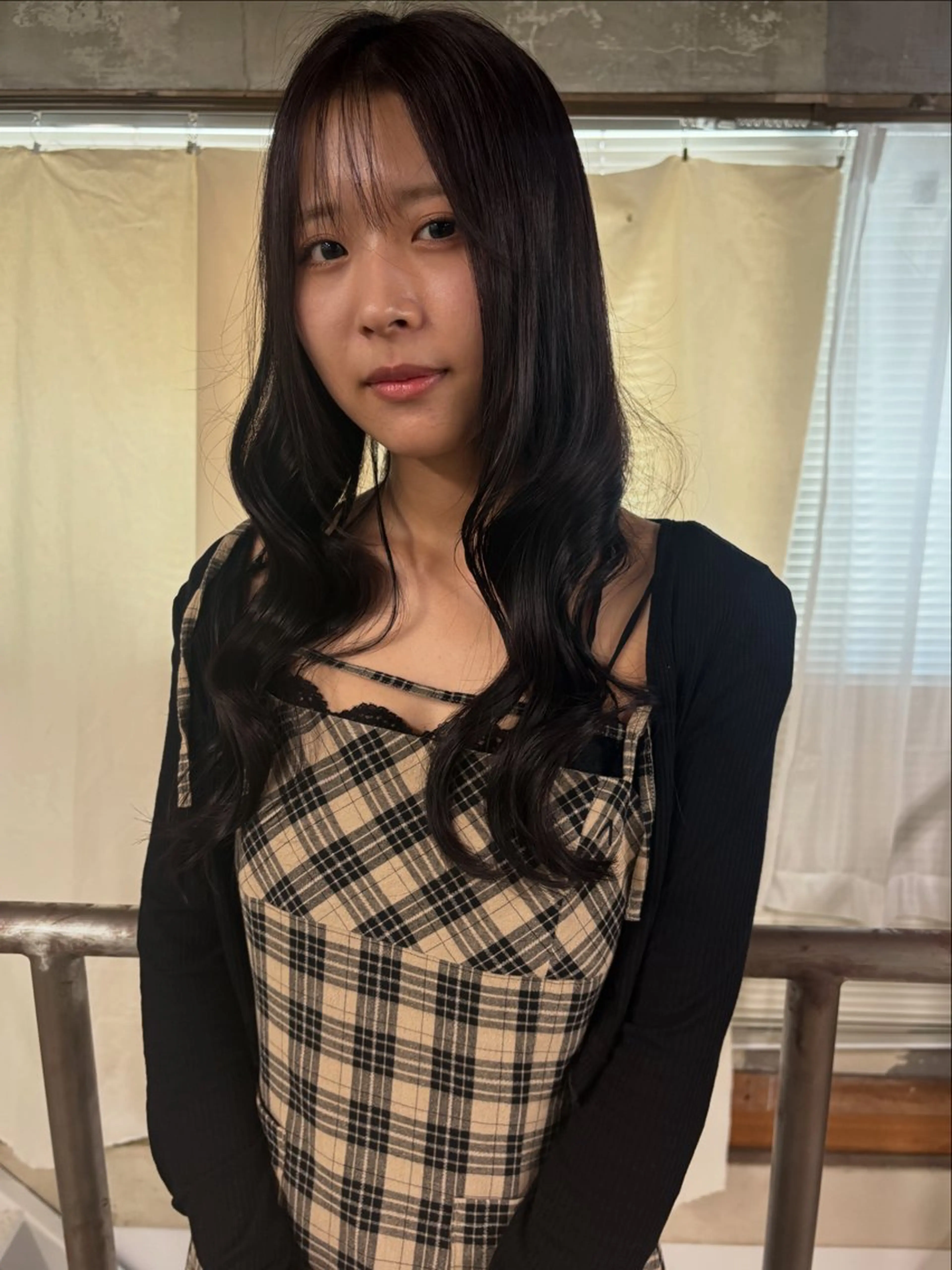 ロング ヘアカラー トリートメント Hina .のヘアスタイル