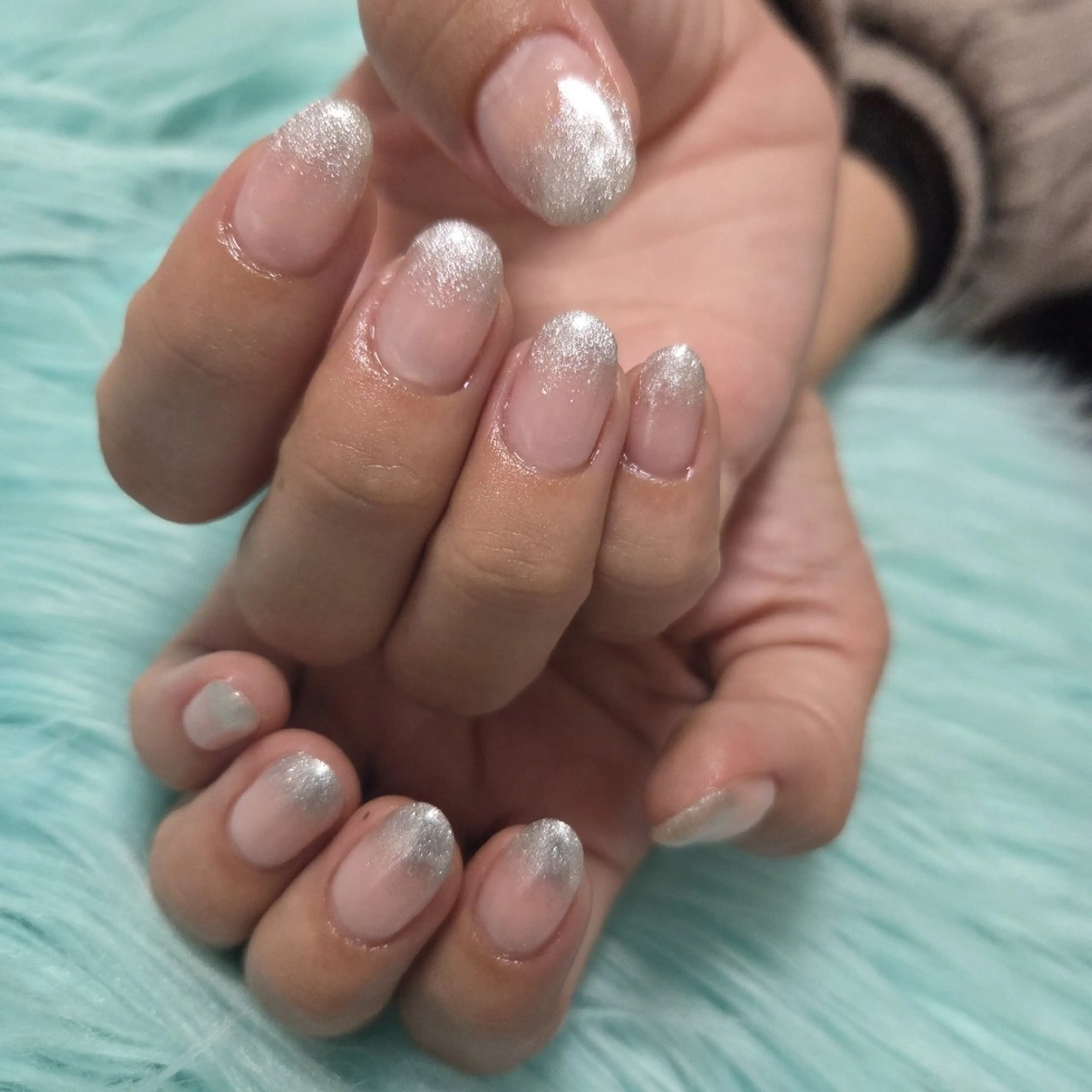 ネイル グラデーション キラキラネイル ラメ(グリッター) ラメグラデーション ハンドネイル Thetis nailsのネイルデザイン