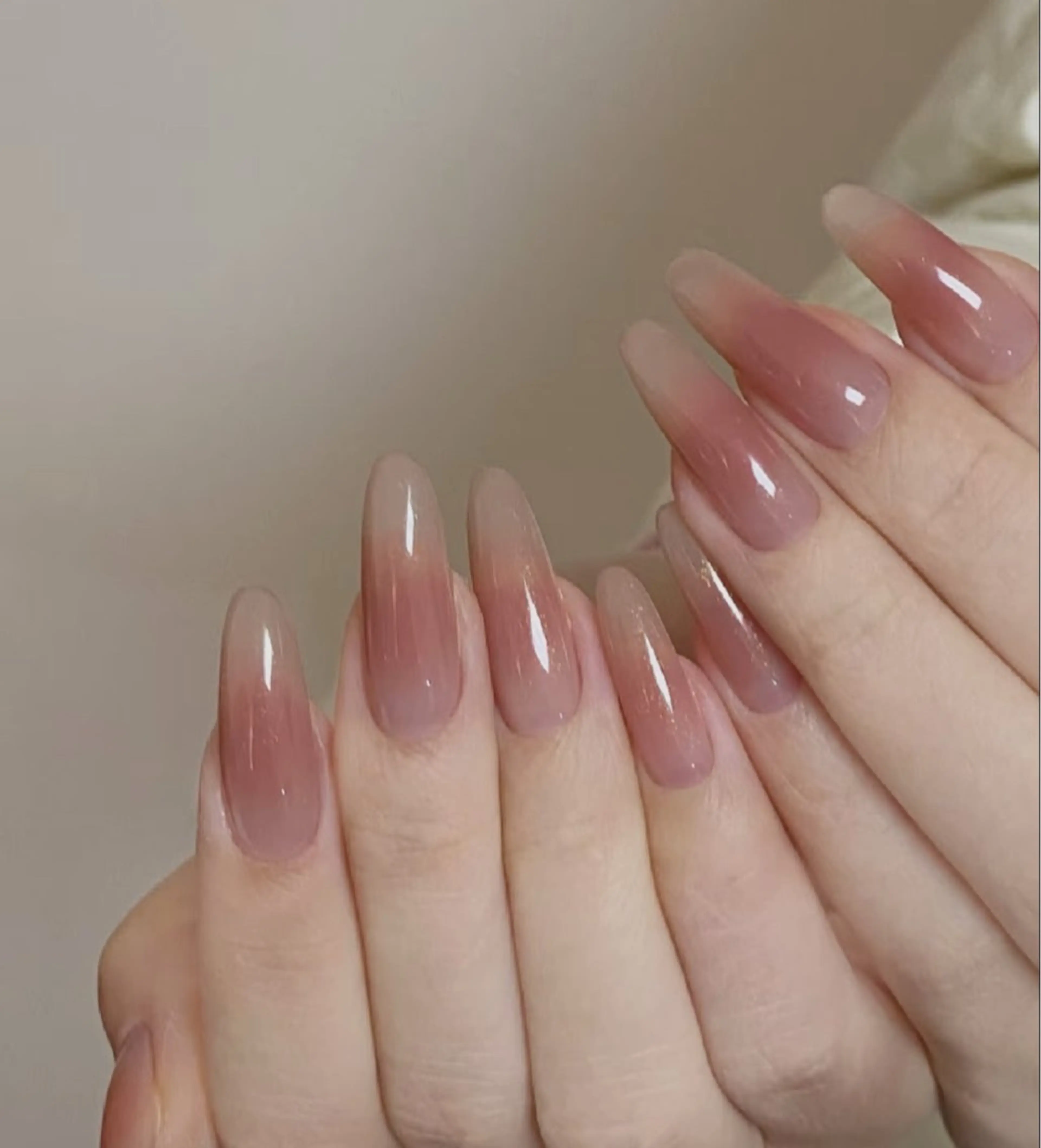 ネイル 成人式 フレンチネイル ジェルネイル グラデーション 韓国ネイル ハンドネイル ハンドケア Sun Nail 池袋のエステ・リラクイメージ