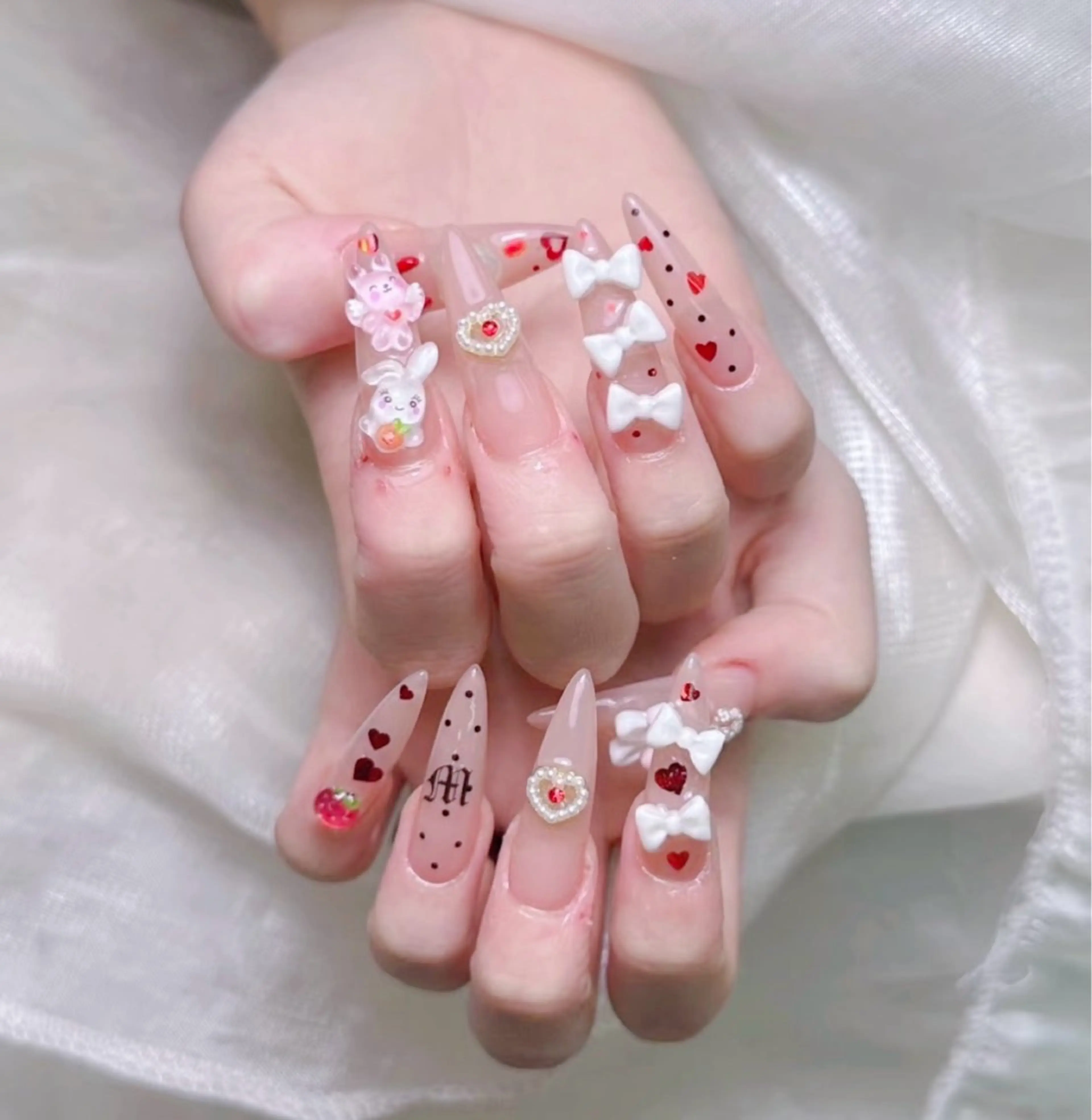 ネイル ボルドー チークネイル フレンチネイル ハート キラキラネイル ハンドネイル Mimo beau ty   salonのネイルデザイン