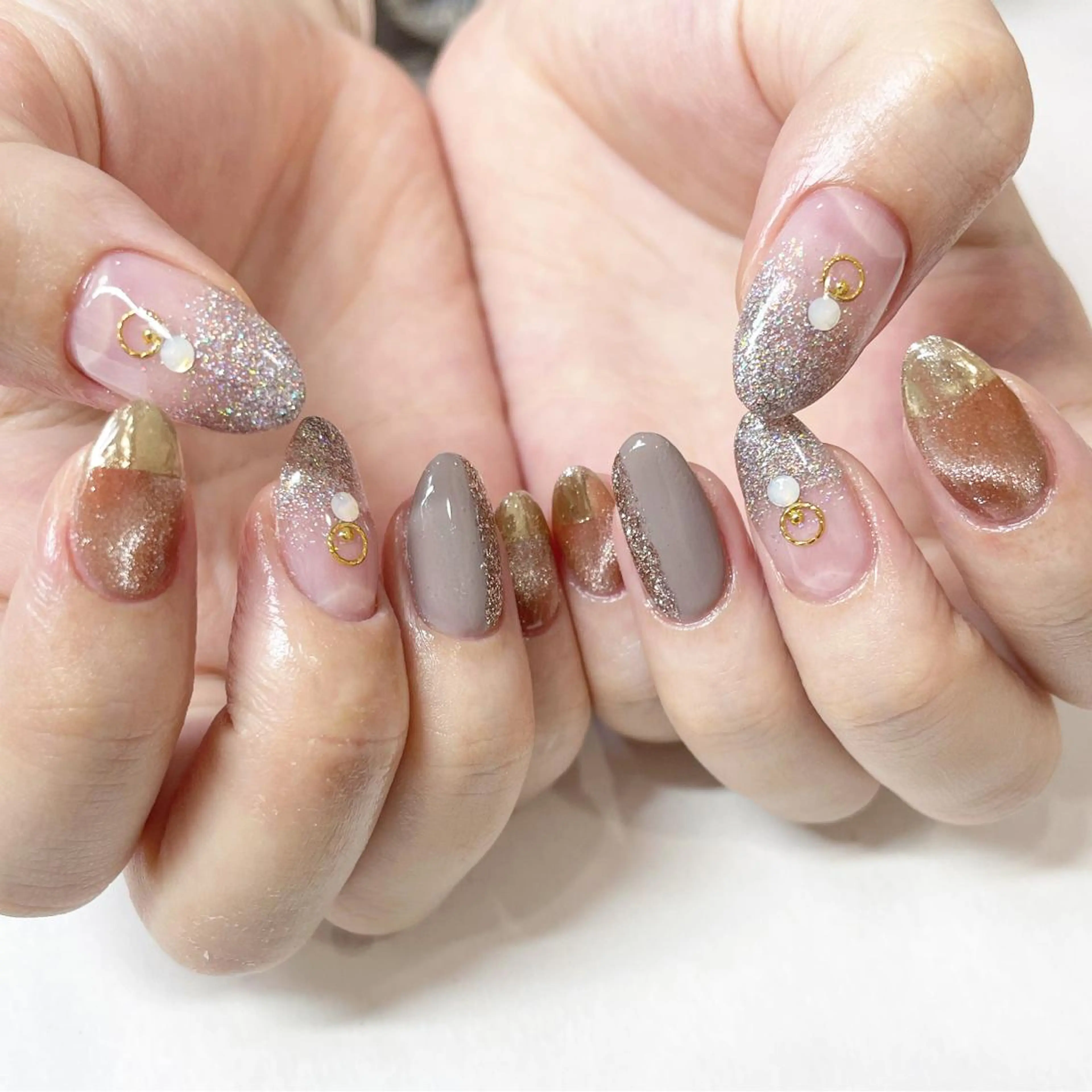 ネイル マグネットネイル ミラーネイル ハンドネイル フットネイル Minami 🍓のネイルデザイン