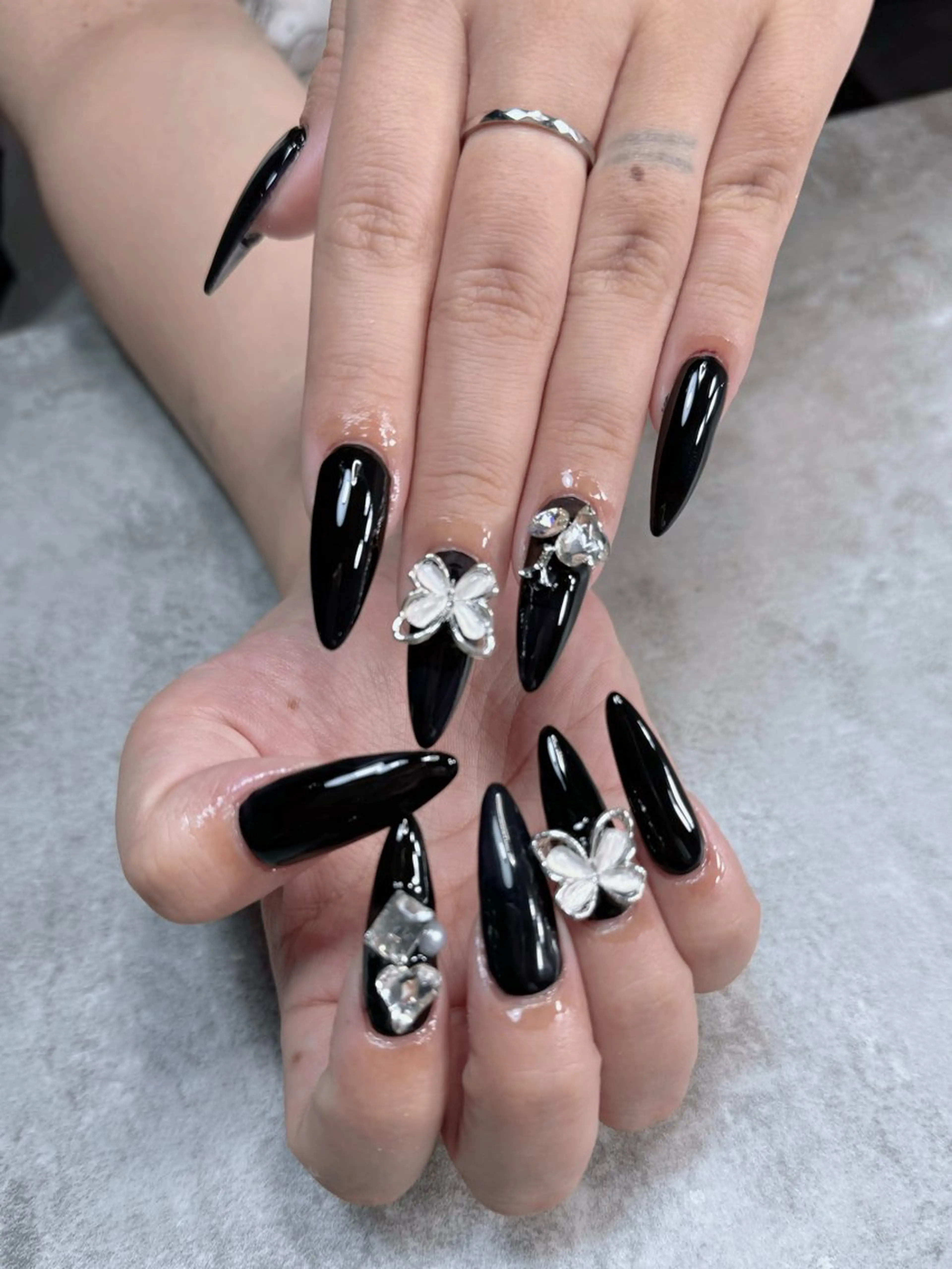ネイル チークネイル フレンチネイル ジェルネイル ロングネイル マグネットネイル ハンドネイル nail sideraのネイルデザイン