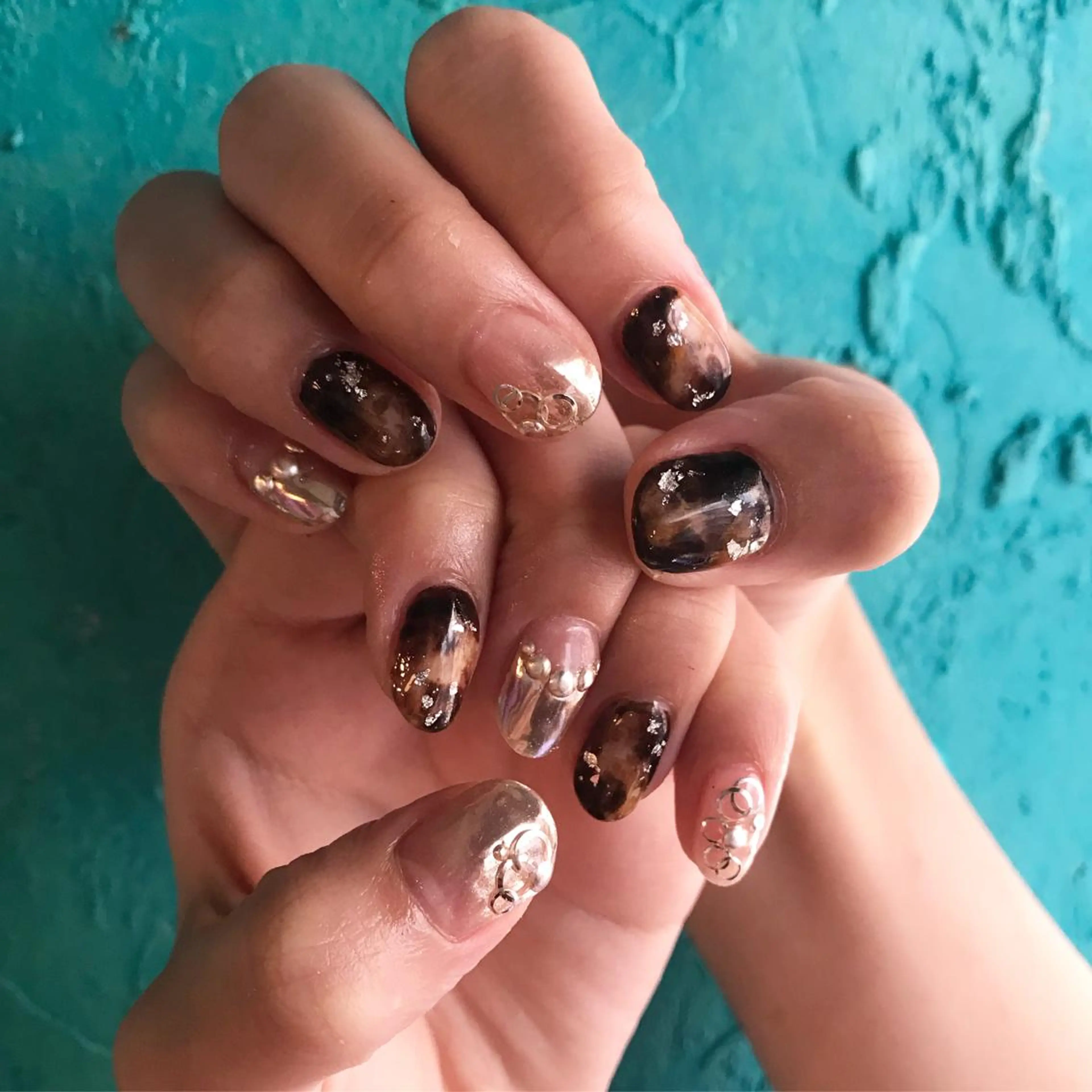 ネイル ハンドネイル キラキラ オメメのネイルデザイン