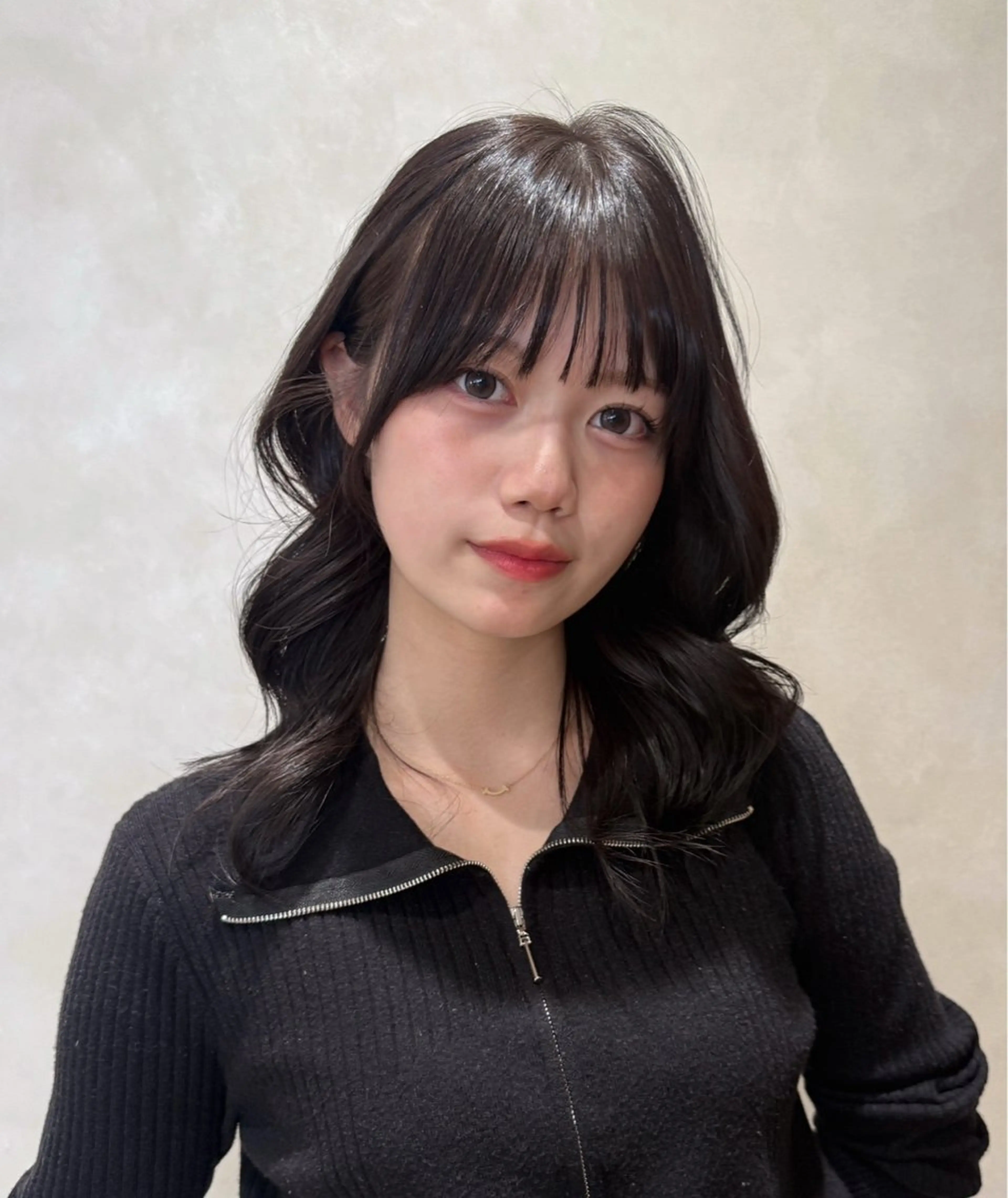 ミディアム AVANCE. JAPAN DESIGNERS ACADEMY所属・峯本 つばめ（9月限定）のヘアスタイル