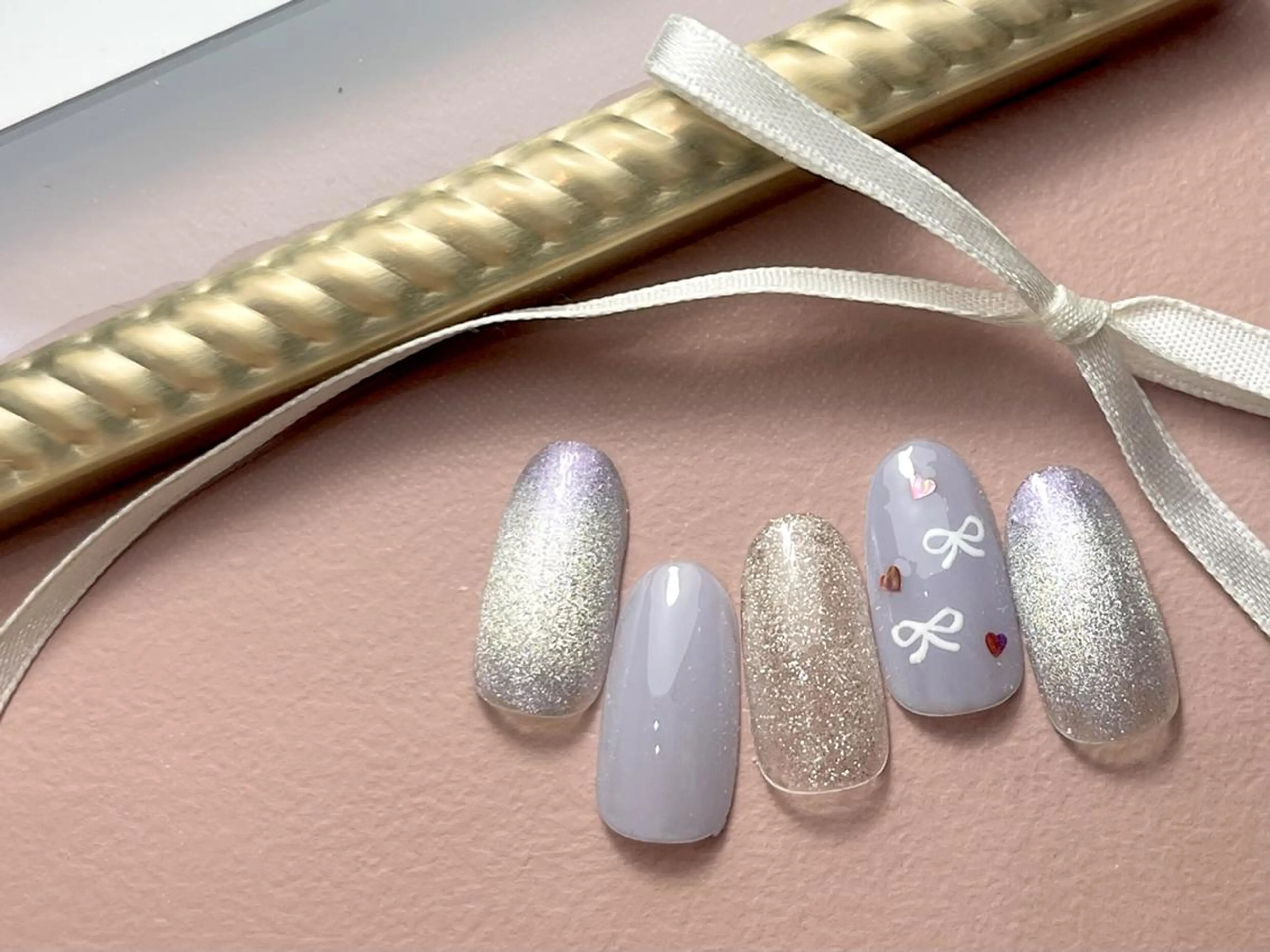 ミディアム ハンドネイル アリアグレイス ネイルサロンのネイルデザイン