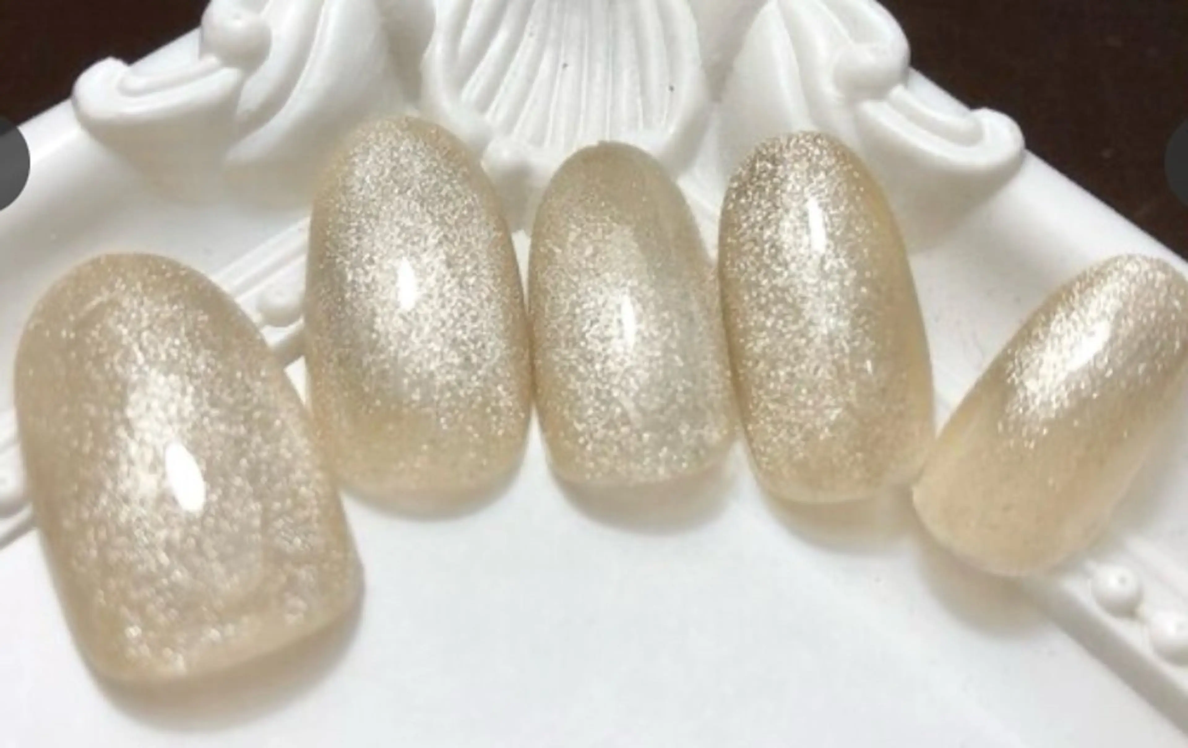 ネイル Nest 岩崎のネイルデザイン