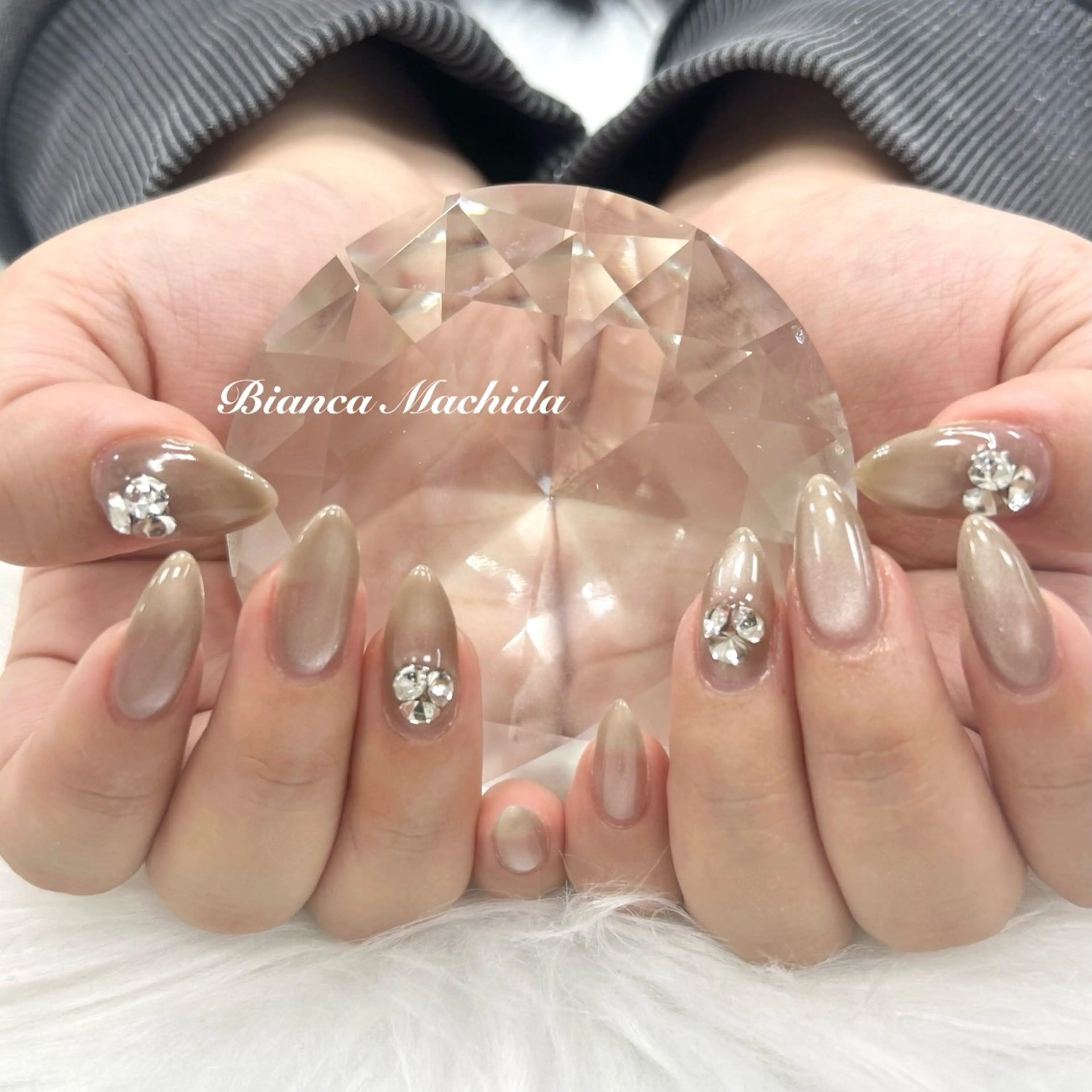 ネイル ストーンネイル ハンドネイル ハンドケア Bianca 🪽 Nakajimaのネイルデザイン