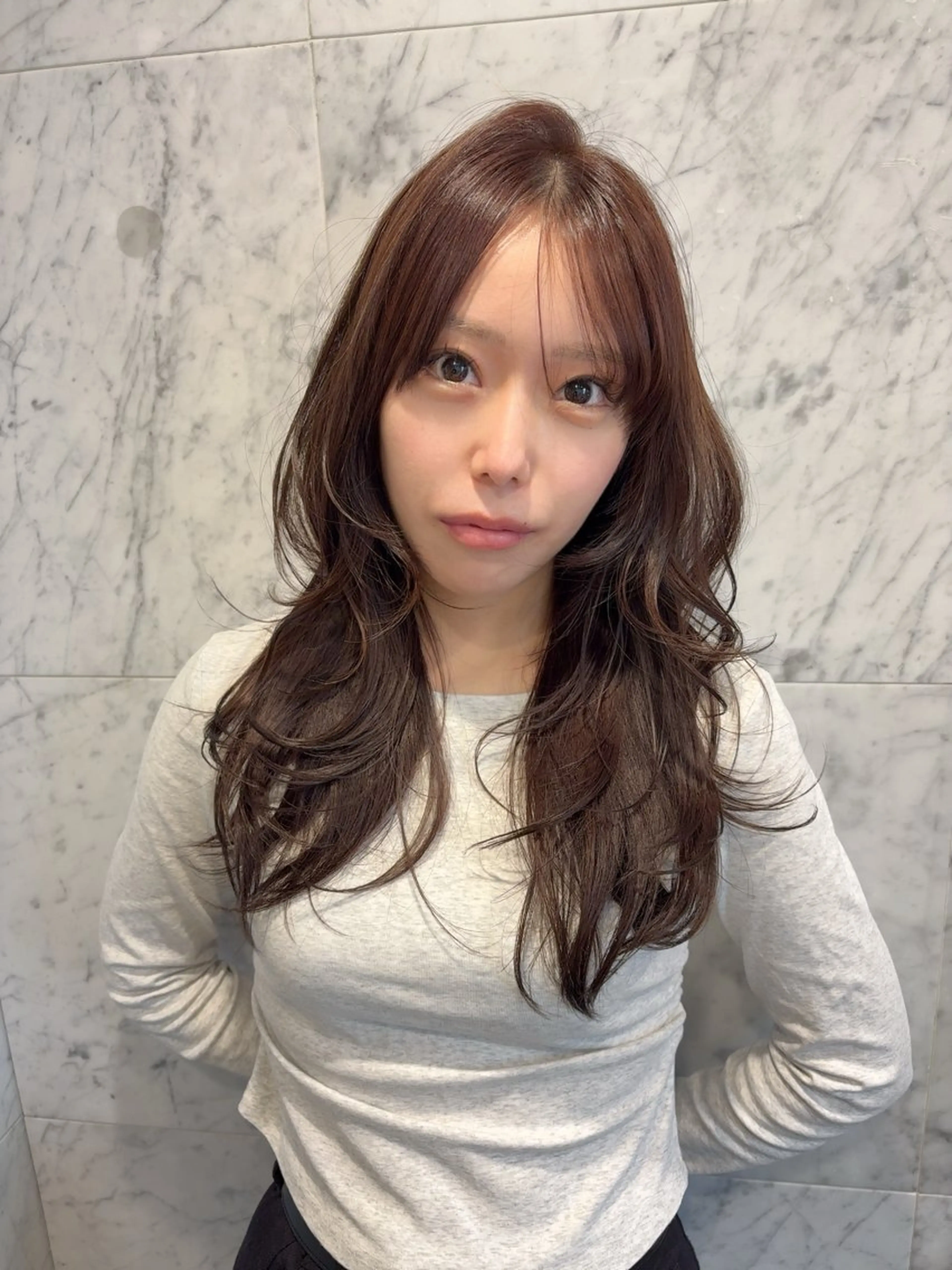 ロング カラー ヘアアレンジ 透明感カラー くびれヘア 顔まわりレイヤー 顔周りカット 韓国風ヘア カット ヘアカラー トリートメント ヘッドスパ ヘアセット カラー指名No.1✨ 星野六三四のヘアスタイル