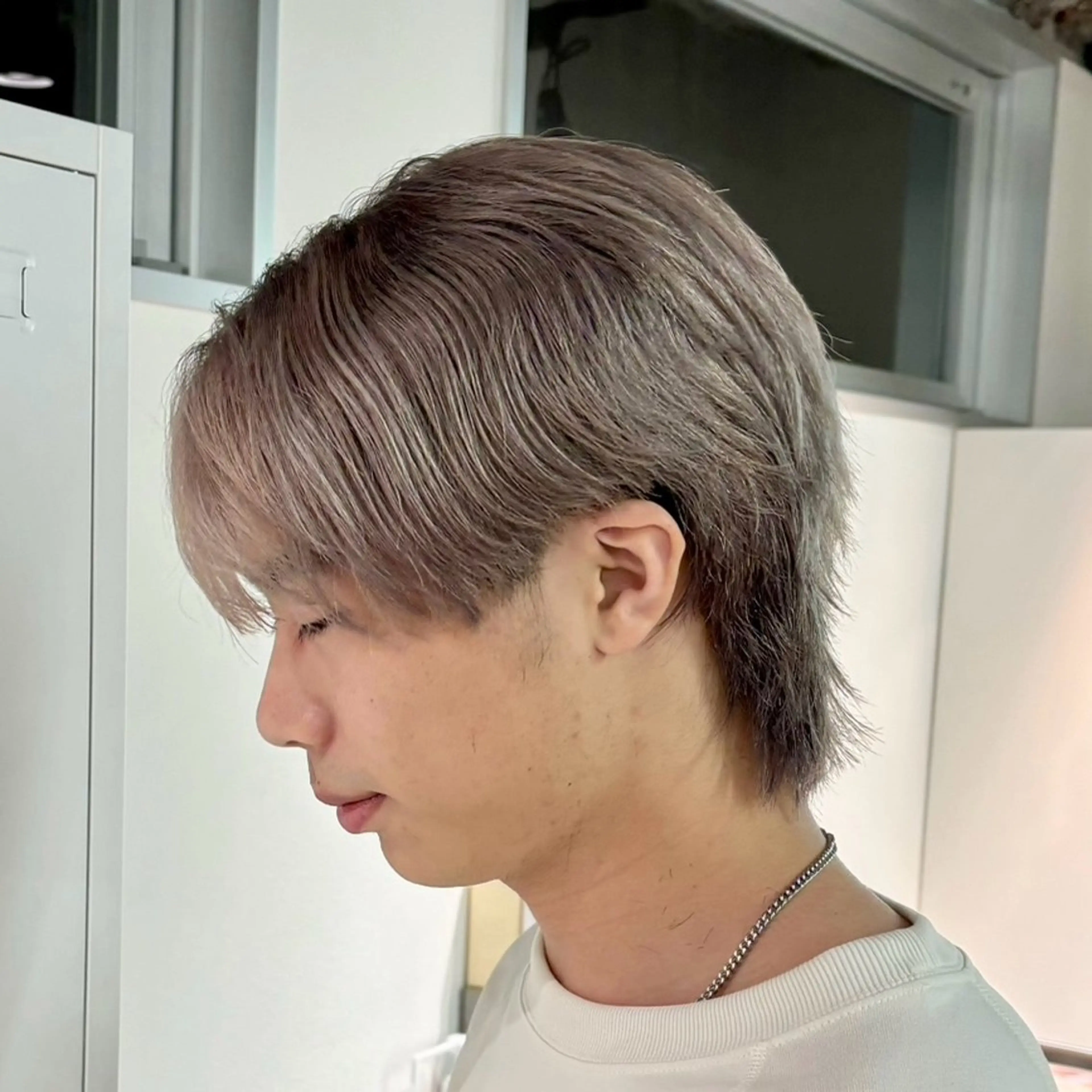 ショート カラー メンズ メンズブリーチ ブリーチ シルバー ネヅ カオルのヘアスタイル