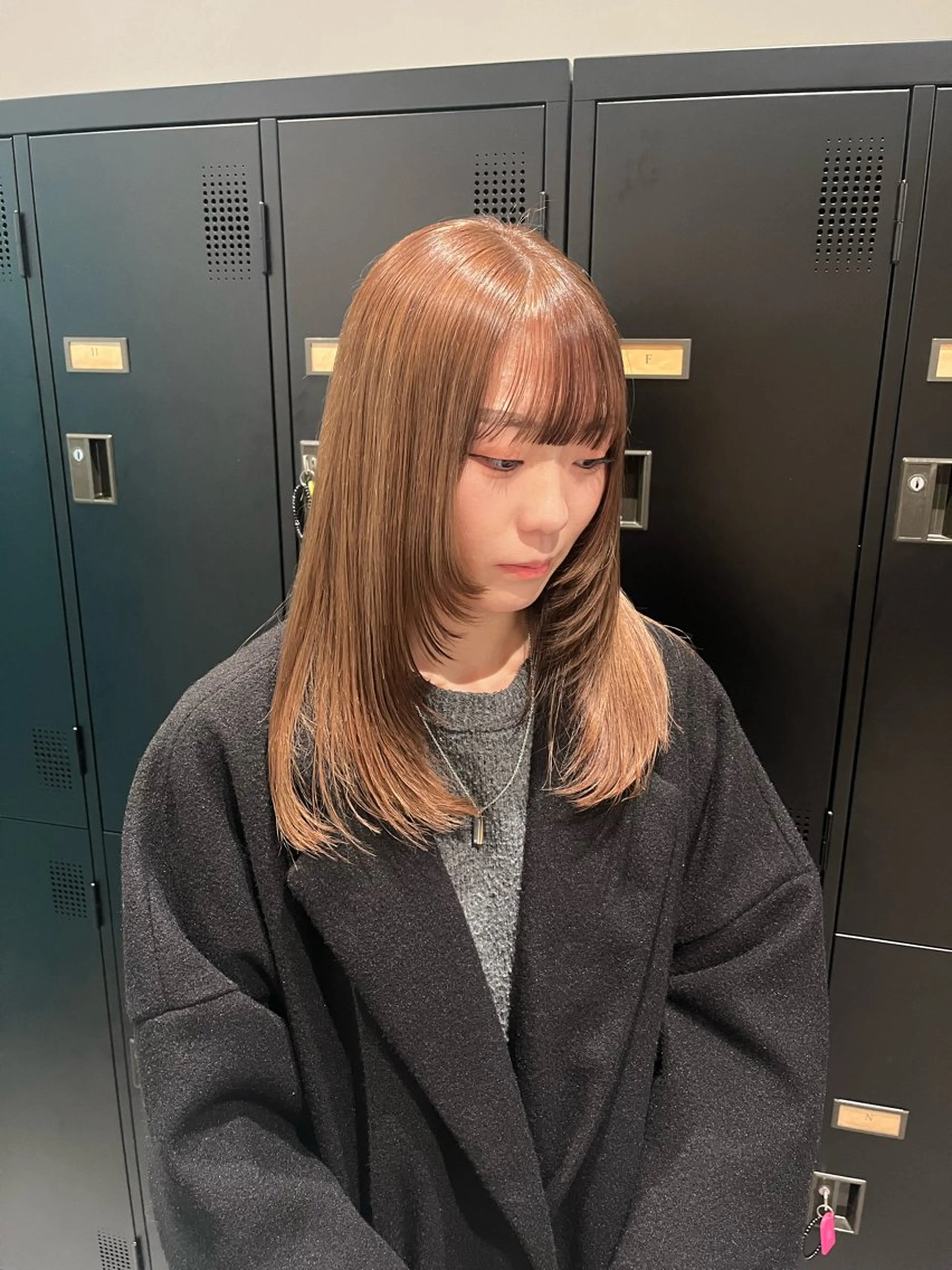 セミロング 顔周りカット レイヤーカット ヘアカラー 🎀ハイトーン🎀 /MIOのヘアスタイル
