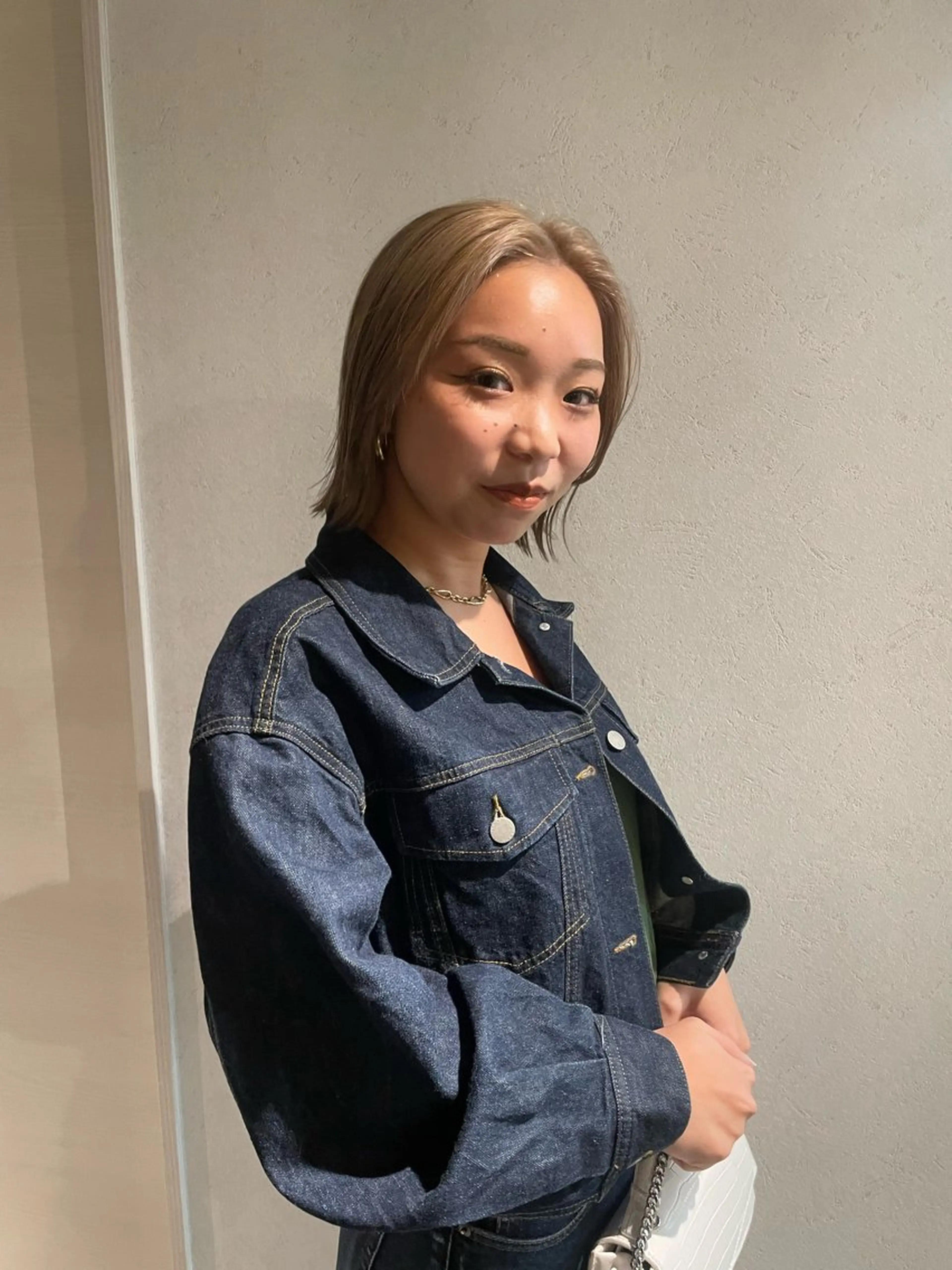ショート カラー 切りっぱなしボブ ブリーチ ハイトーンカラー ボブ カット A/LEE所属・久保田 千尋のヘアスタイル