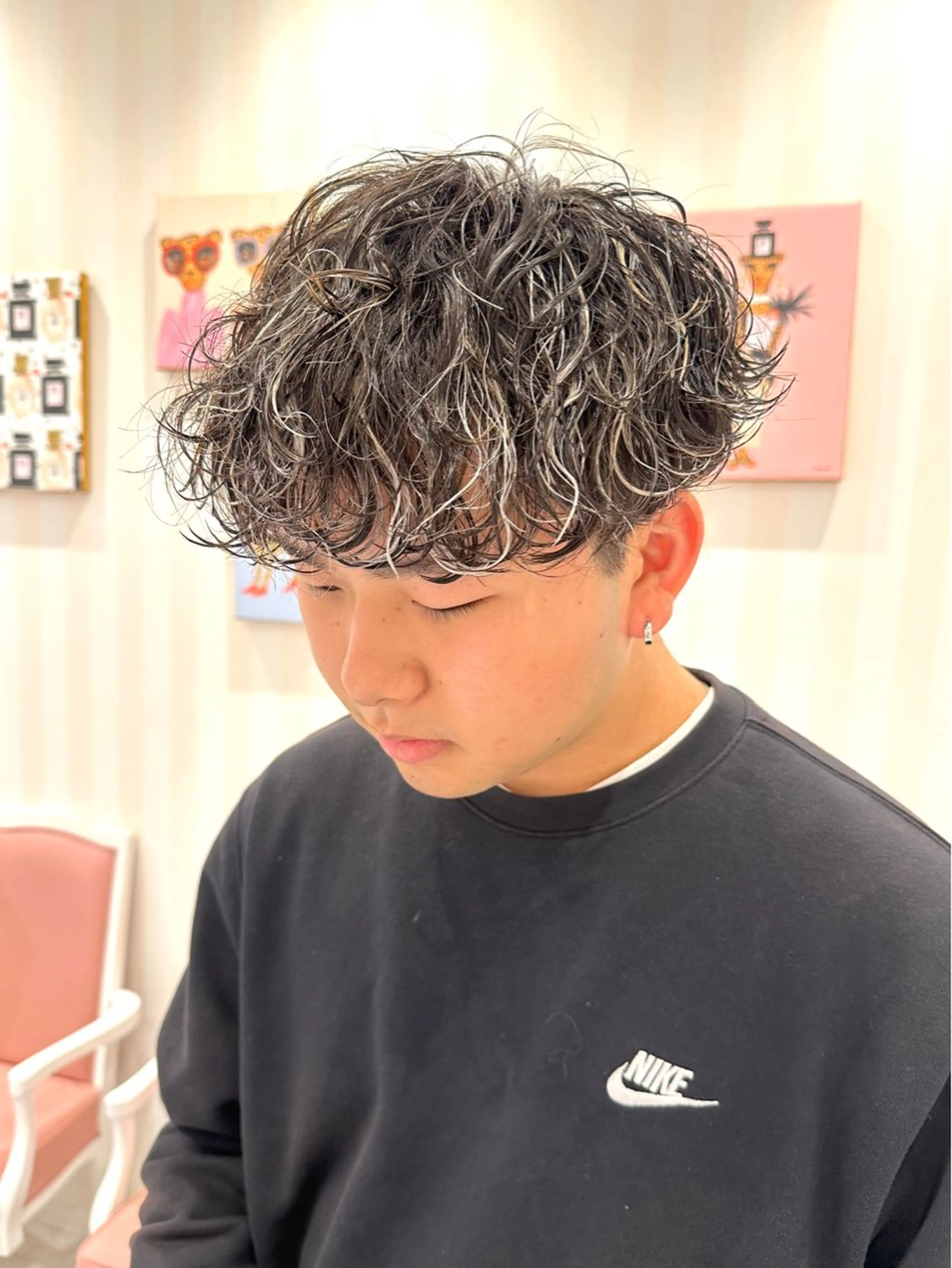 ミディアム パーマ メンズ 波巻きパーマ カット パーマ トリートメント レイヤーカット/ ハイトーンchimiのヘアスタイル