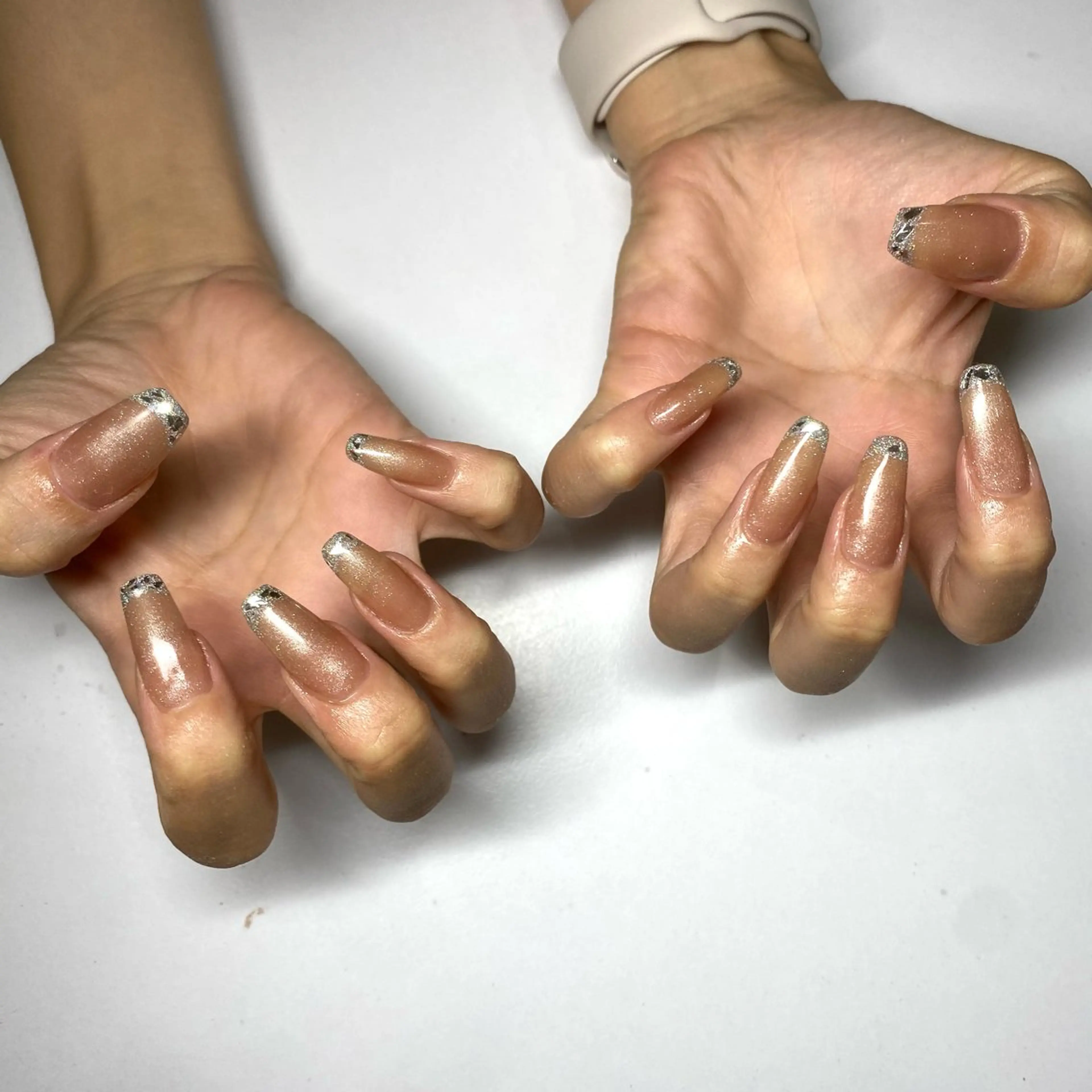 ネイル フレンチネイル ガラスフレンチ シルバー y's beauty 京橋店のネイルデザイン