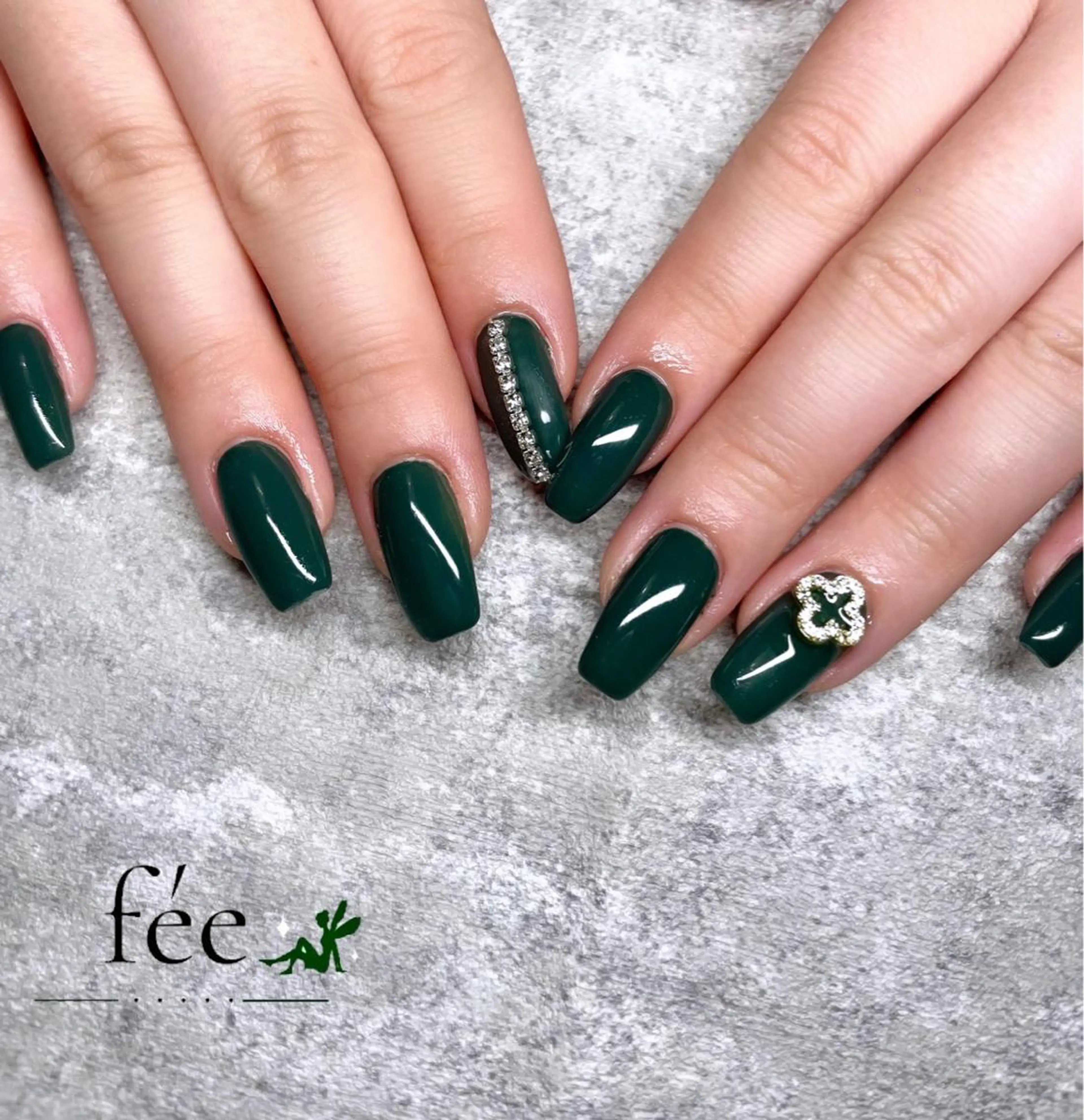 ネイル フットネイル ジェルネイル 韓国ネイル マグネットネイル ミラーネイル ハンドネイル nail salon fee（フィー）のネイルデザイン