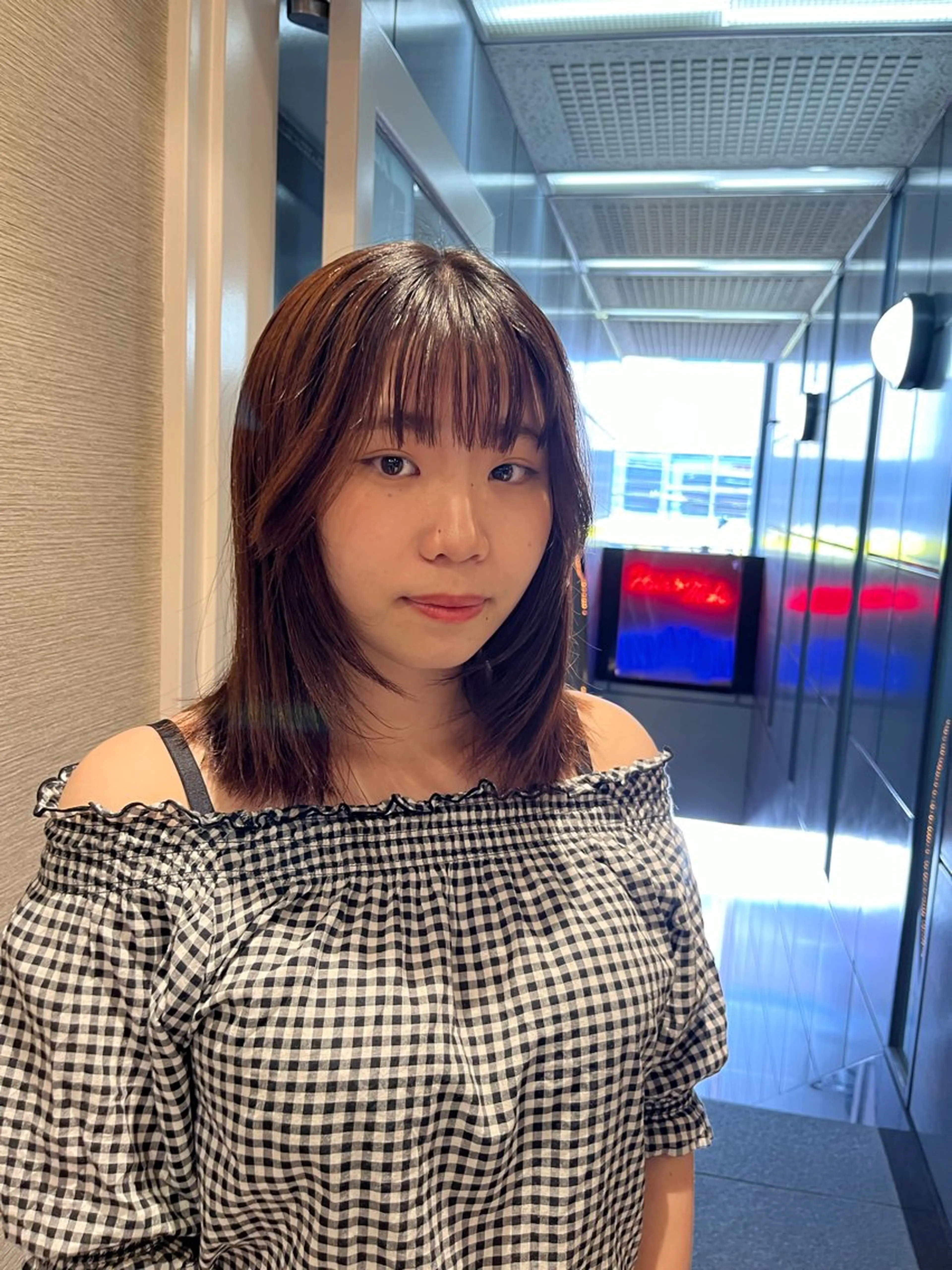 セミロング 顔まわりレイヤー 顔周りカット レイヤーカット dogstar小林諒 レイヤー/ブリーチのヘアスタイル