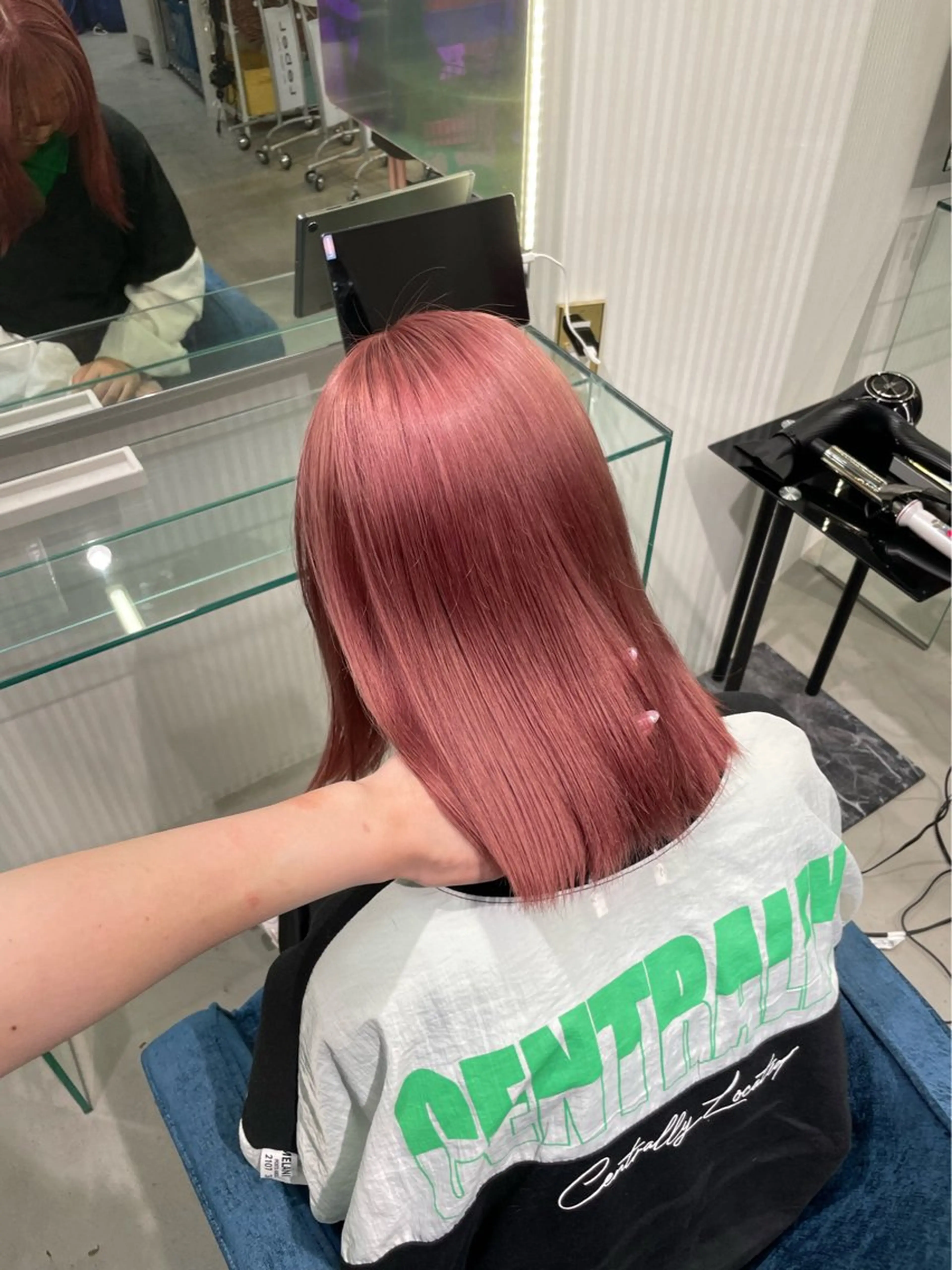 ミディアム カラー ピンクカラー ホワイトピンク ヘアカラー 安井まゆ _Box mico.のヘアスタイル